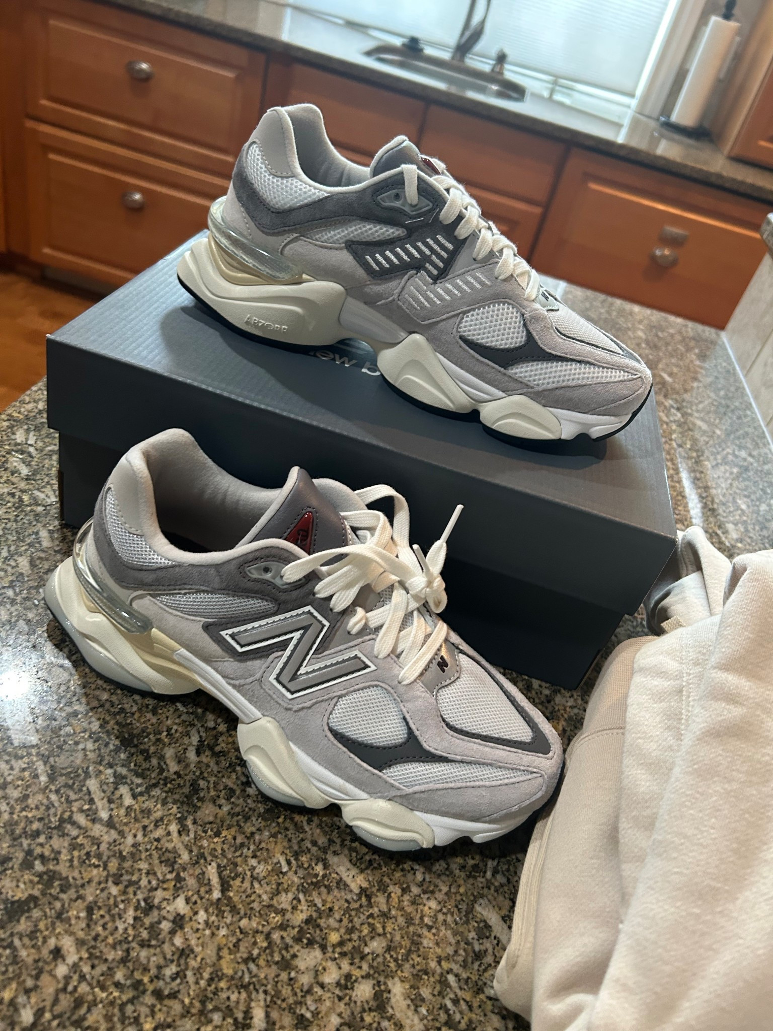 Giving mom comfort and style this year !! 

#LTKActive #LTKShoeCrush #LTKGiftGuide