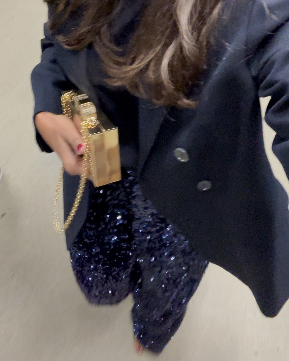 The outfit that got a LOT of love on stories had to make it onto the grid. It was my cousins engagement drinks last week and I thought I definitely needed some sparkle! Pulled out my navy sequin trousers from @johnlewis and went with a merino jumper, blazer and @maccosmetics Ruby woo red lipstick for a simple evening look! And yes, I wore pretty much the same outfit a few times last year. I’m here for outfit repeating!

I’ve linked some similar style trousers on my @ltk.europe I wasn’t able to find any Navy trousers but I found some gorgeous other colours! Green, silver, copper and black. For a similar look to mine go for a top and blazer in the same colour as the trousers. 

I also have had a lot of requests for evening wear inspo so will put together some inspo! Definitely feel party season is right around the corner. 

@marksandspencerstyle Navy blazer
@johnlewis @johnlewispr Navy Sequin trousers (LY)
@hm Black strap sandals
@maccosmetics Ruby woo lipstick (nothing beats a red lipstick)
I bought this clutch 15/20 years ago and I can’t even remember where it’s from. Will post some similar bags. 

#partyoutfit #eveningoutfit #over40style #over40fashion #over30style #over30fashion #partyoutfits #eveningwear 

#LTKpartywear #LTKautumn #LTKeurope