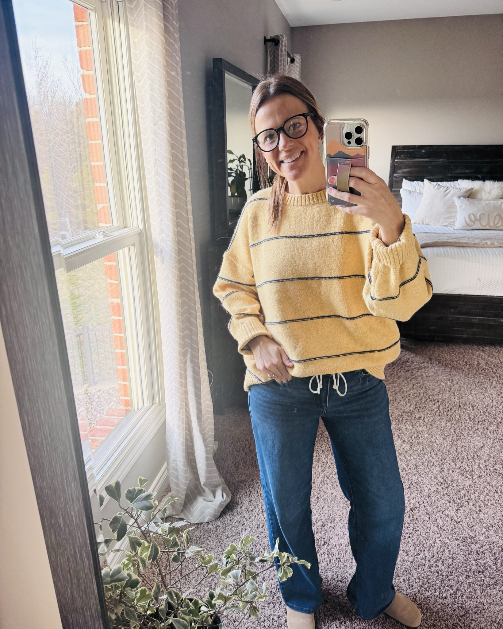 Cozy + casual vibes today ✨
This striped sweater is the perfect mix of comfy and cute, and I paired it with relaxed denim and my favorite clogs. Easy, effortless, and ready for the day!
#OOTD #CasualStyle #ClogStyle 

#LTKFindsUnder50 #LTKmomlife #LTKOver40