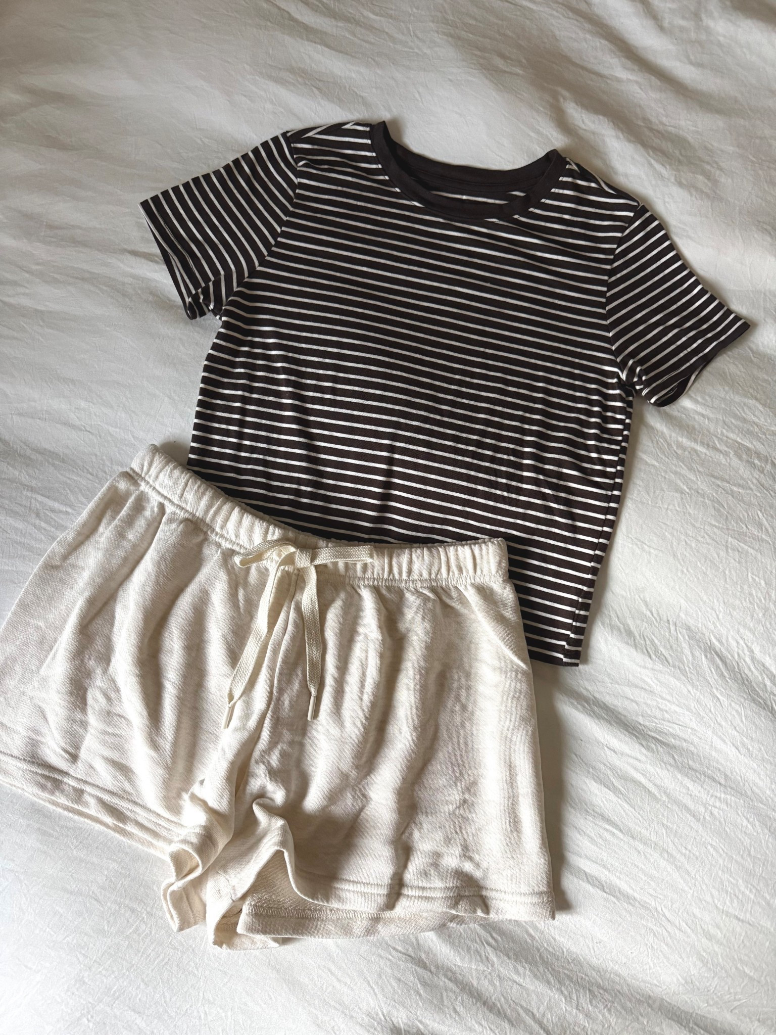 Comfy outfit 🤎

#aerie #oldnavy #comfyclothes #summer #tshirt #lounge #shorts 



#LTKgrwm #LTKselfcare #LTKootd