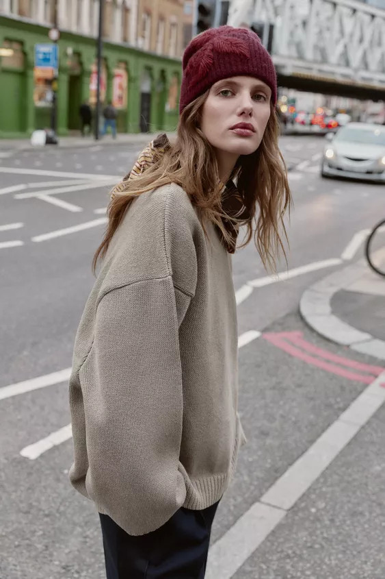 BERRETTO BEANIE RICAMATO CON FIORI | Zara IT