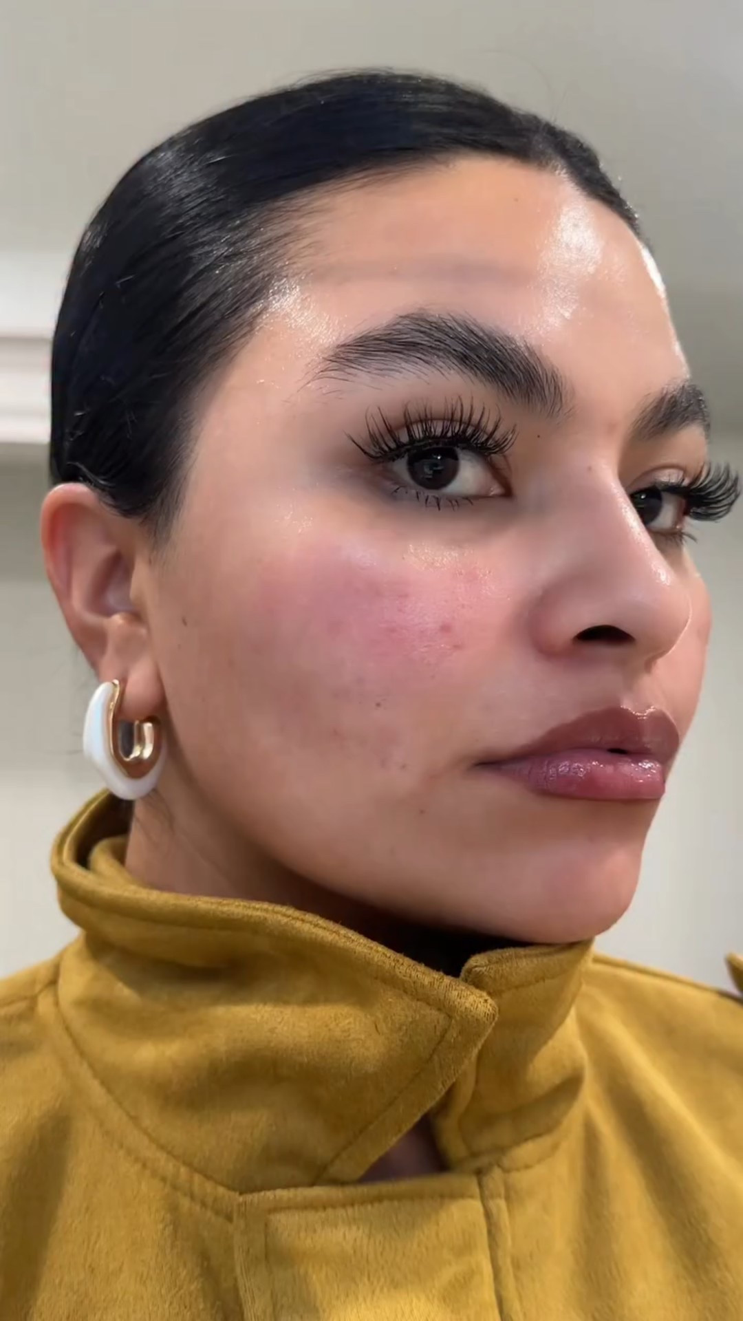 
@armanibeauty - luminous silky foundation 
@rarebeauty 

#glowyskin #glasskin #makeup

#LTKGiftGuide #LTKBeauty #LTKgrwm