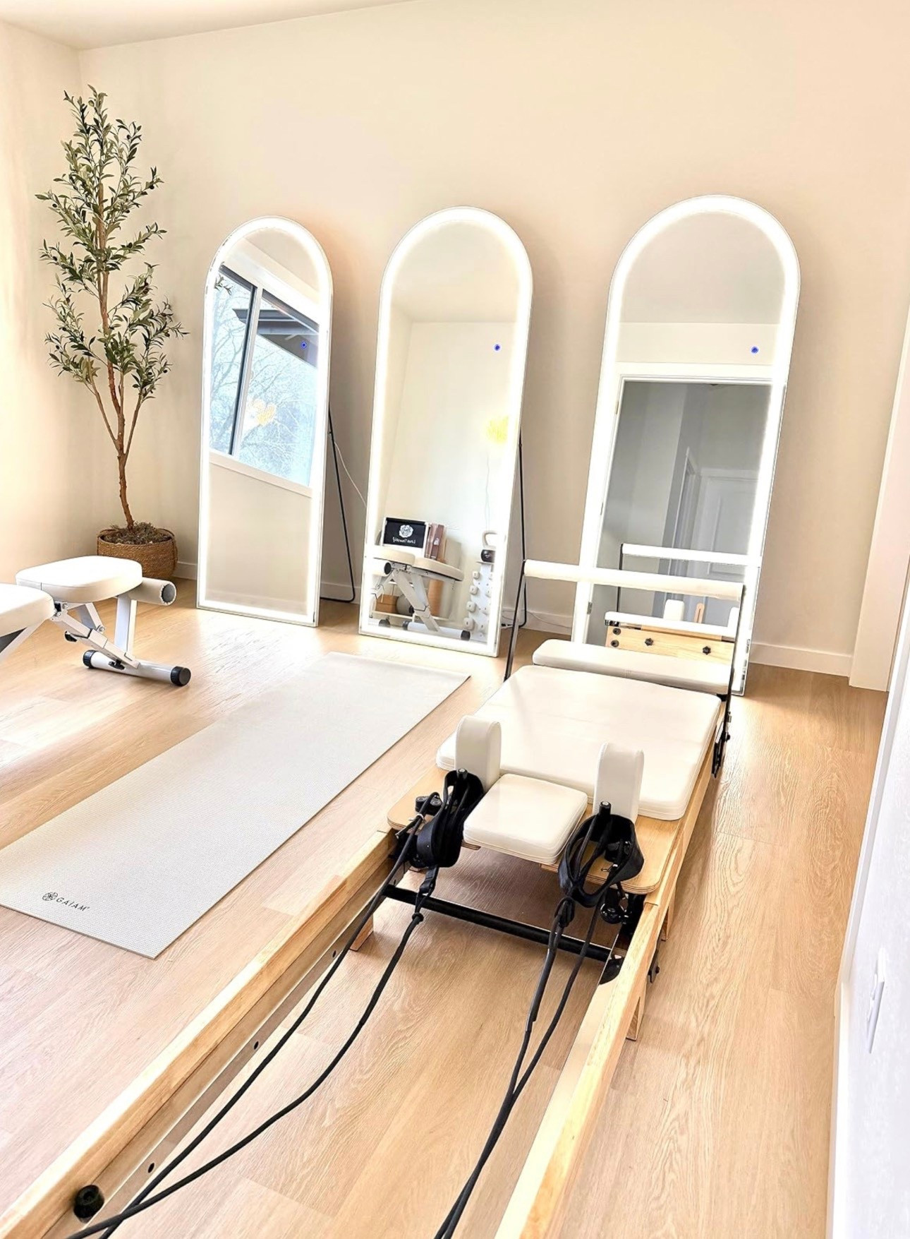 Crea un hermoso espacio en tu hogar de pílate para  que te mantengas motivada. A entrenar este nuevo año con la mejor actitud. Aquí te dejo algunos link 

#LTKHome #LTKBeauty #LTKfitnessgoals