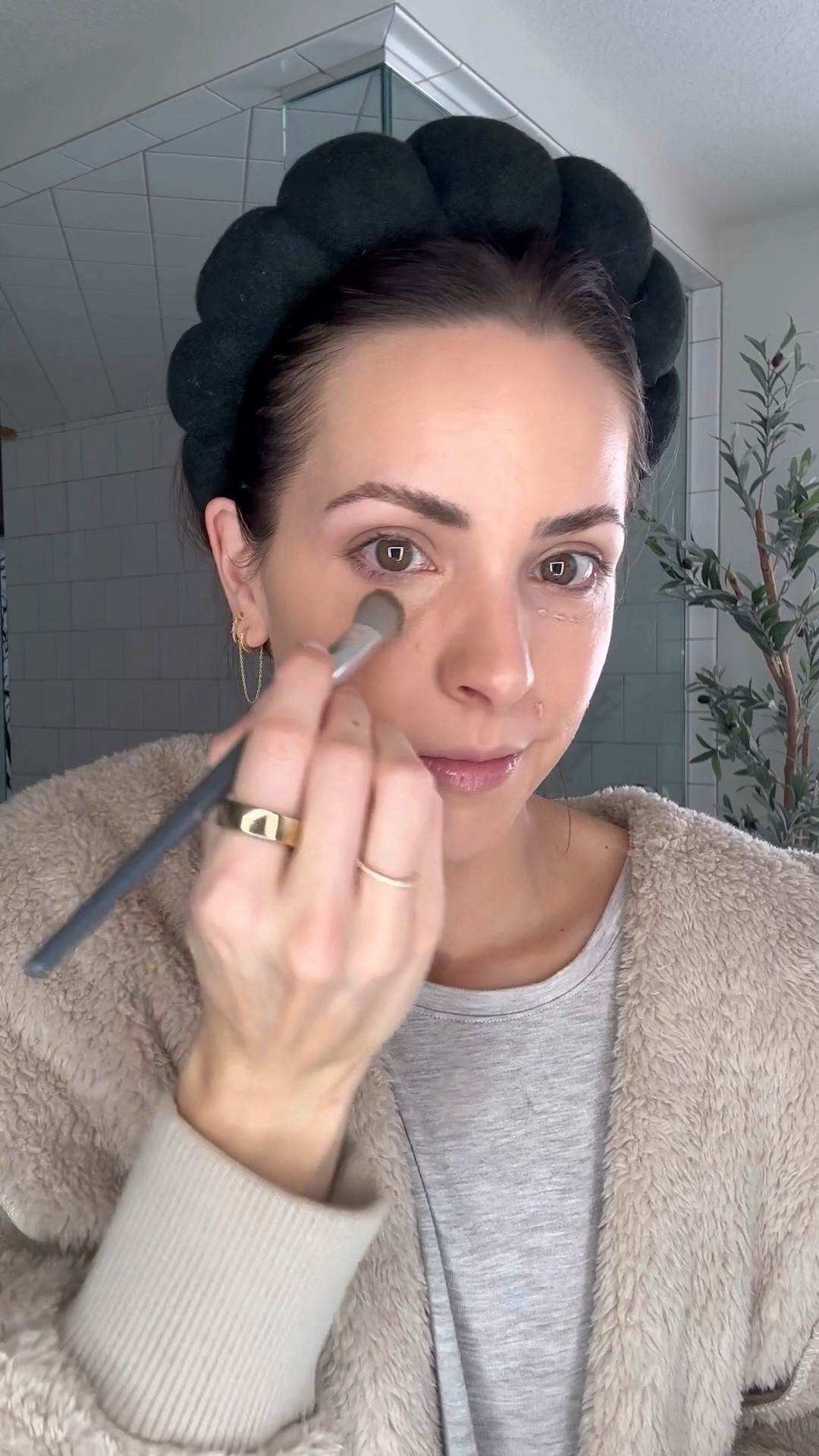 Today’s makeup 💄 

Glow drops and concealer from Typology (couldn’t link)

Tarte code STYLEDPRESS15

Cc+ cream: neutral tan
Bronzer: she’s sculpted
Blush: she’s blushing 


#LTKbeauty #LTKVideo #LTKfindsunder50