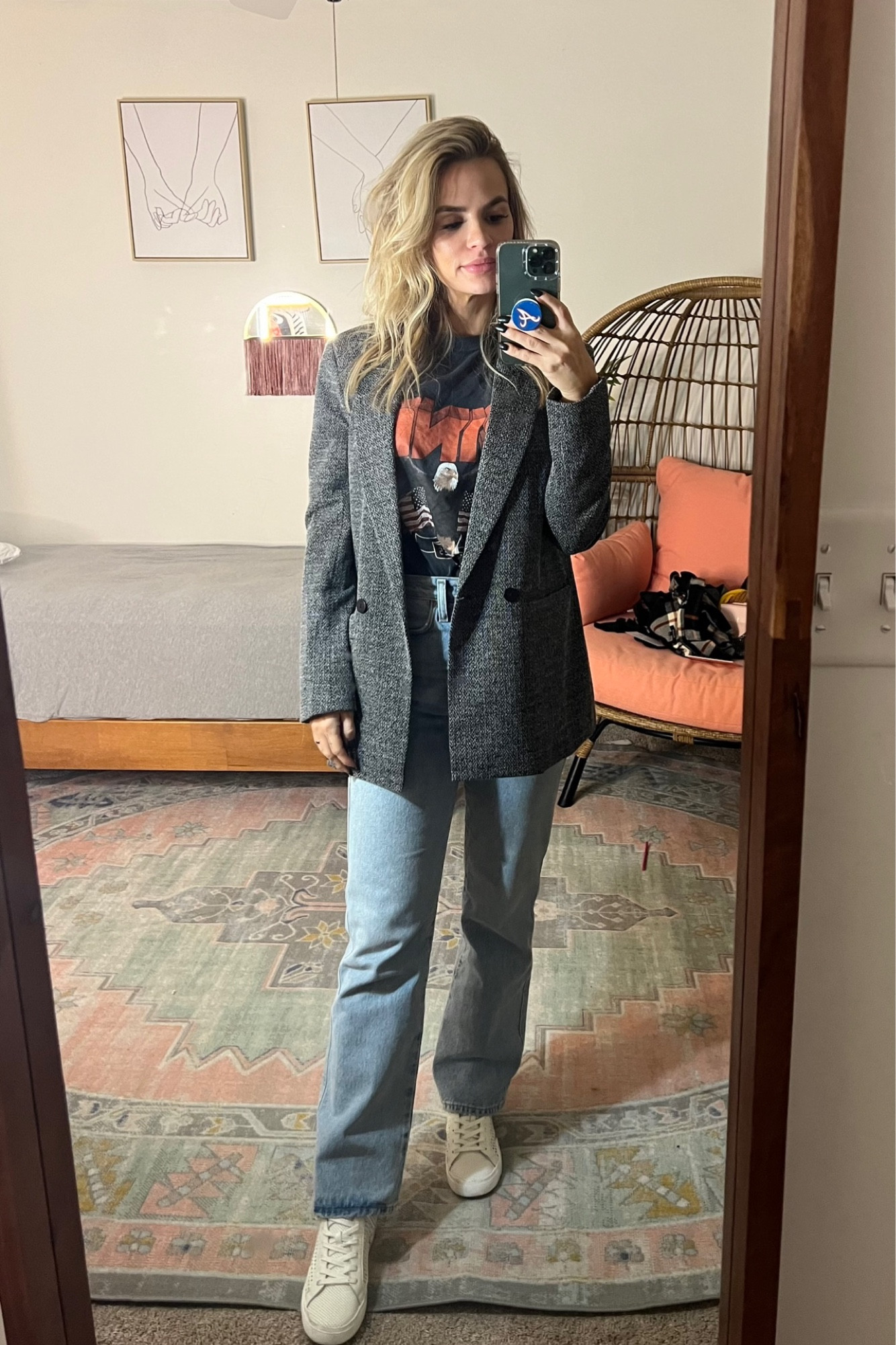 I got the blazer at Nordstrom rack but I linked some I liked! I also love H&M for blazers ! 

#LTKfit #LTKSeasonal #LTKGiftGuide