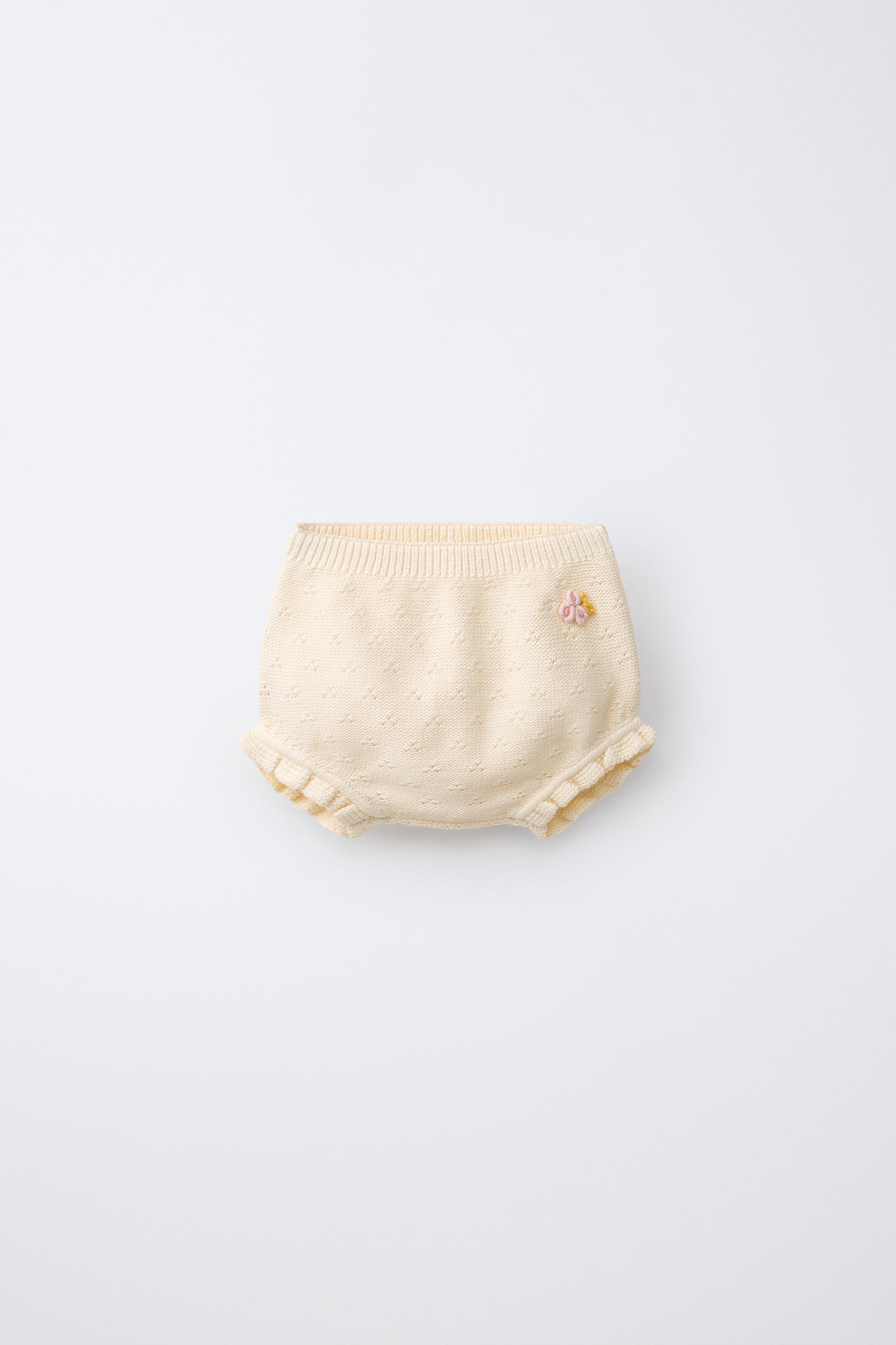 Knit bottoms with elastic waistband. Openwork and bobble detail. Ruffle appliqu\u00e9. | Zara US