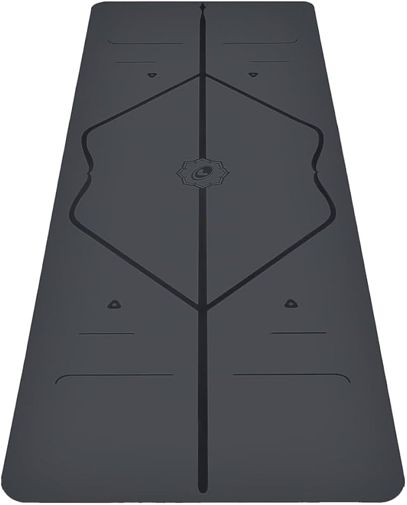 Liforme Original Yoga Mat – Free Yoga Bag Included - Patented Alignment System, Warrior-like Gr... | Amazon (US)