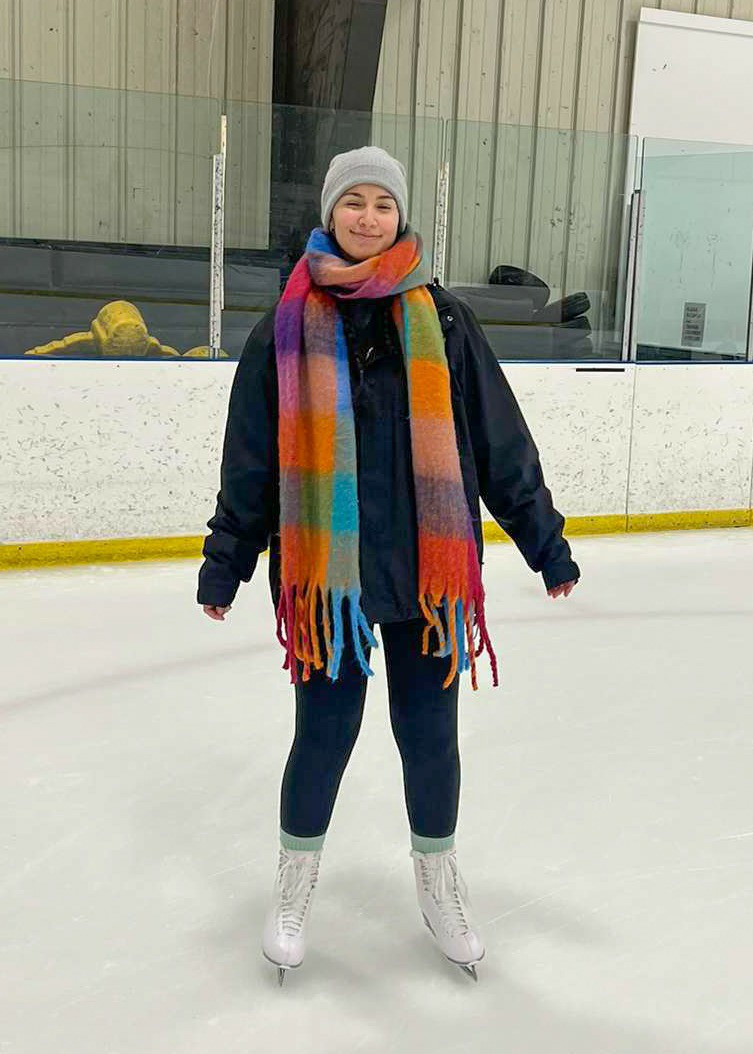 Colorful scarf all black outfit and ice skating 🖤⛸

