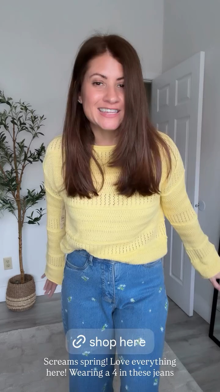 Screams spring! Love everything here! Wearing a 4 in these jeans