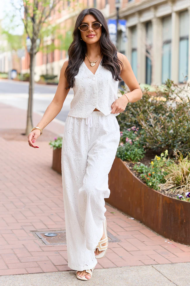 Haven White Eyelet Lace Vest | Pink Lily