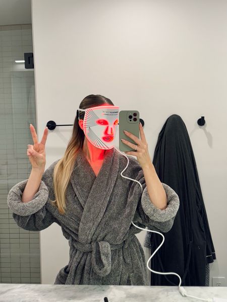 Red light therapy mask for: 
- stimulating cell renewal 
- boosting circulation 
- increasing brightness 
- decreasing dark circles, pores, and blemishes

#LTKbeauty