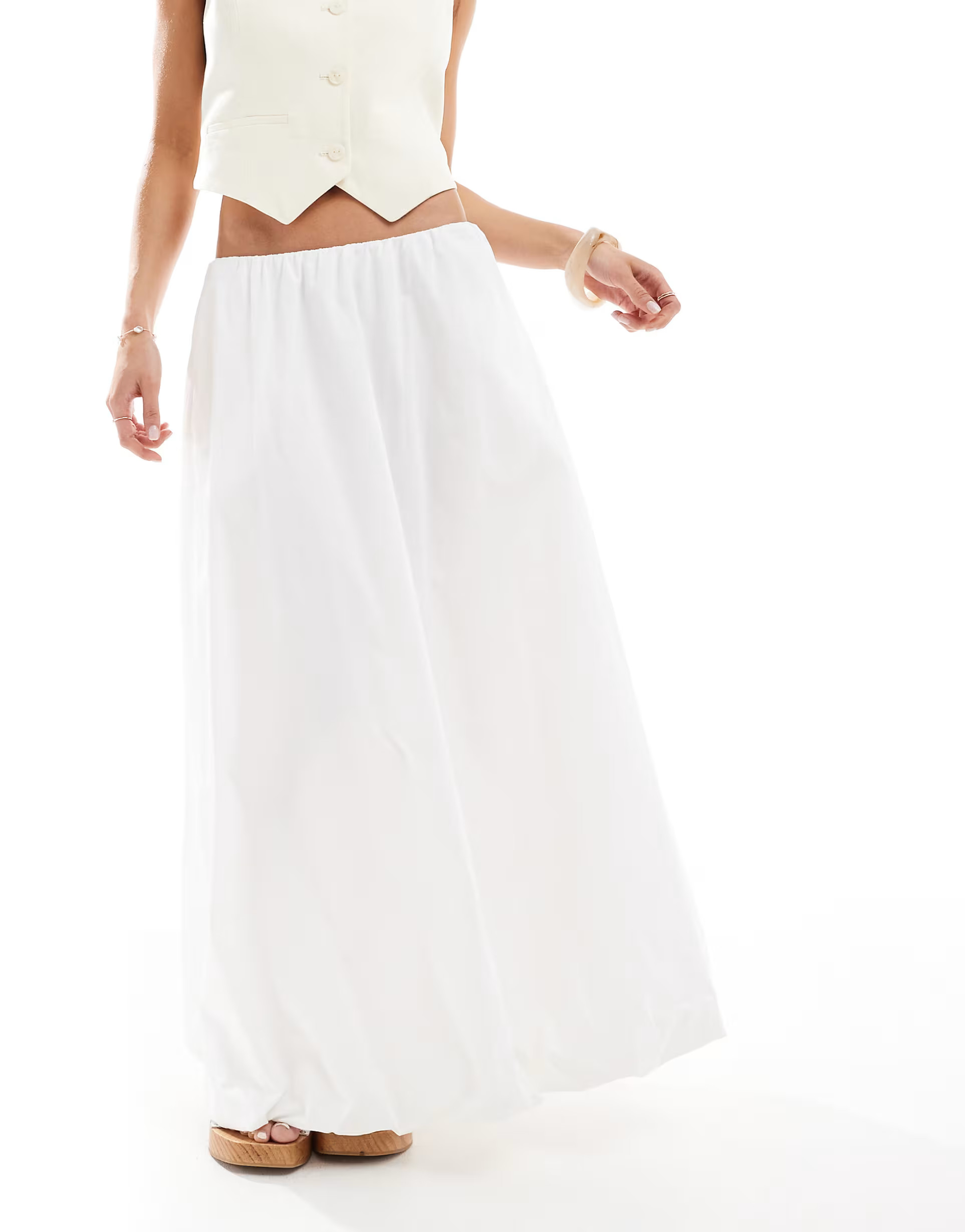 Stradivarius bubble hem midi skirt in white | ASOS | ASOS (Global)