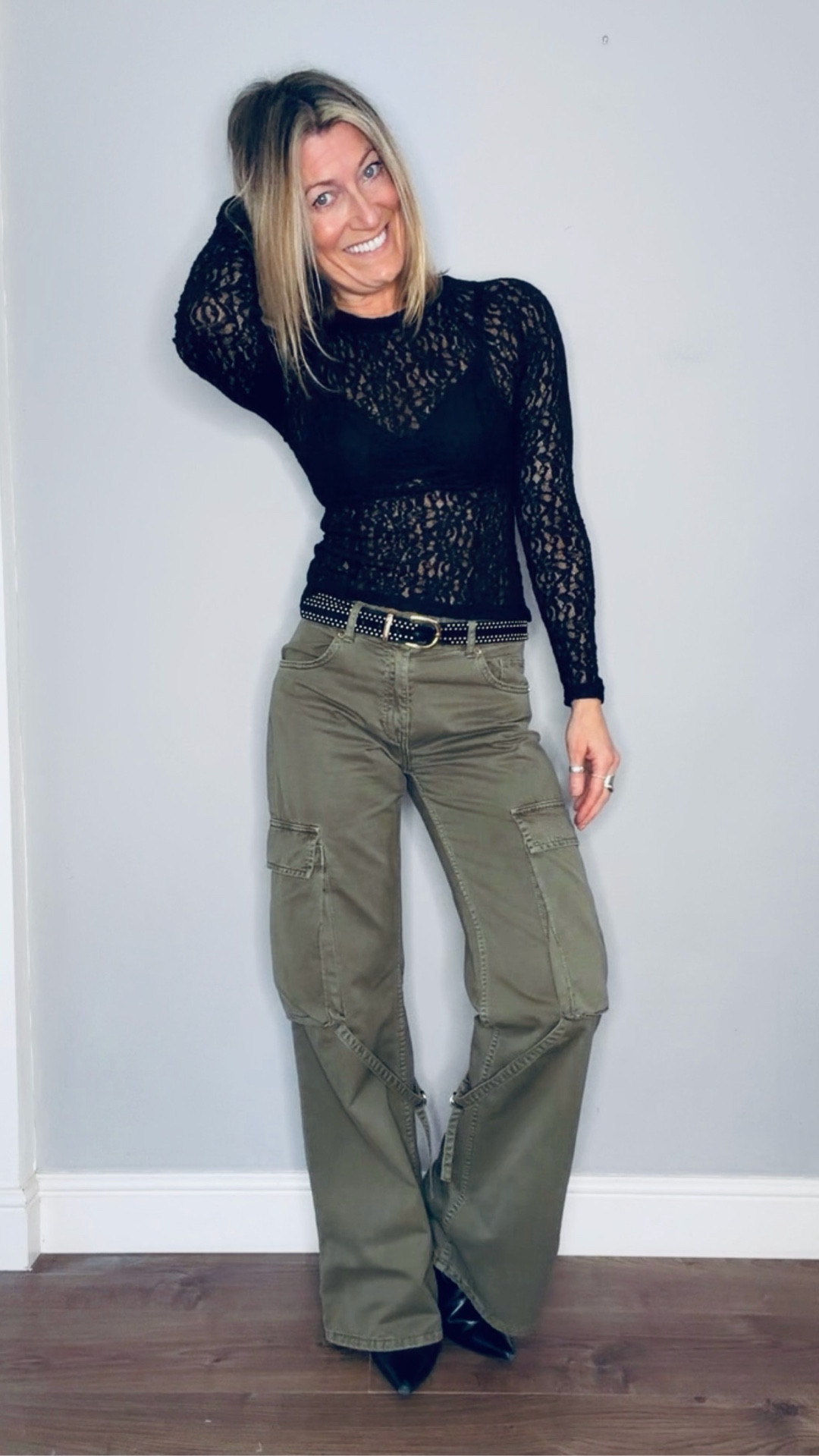 I loved cargo trousers back in the 90’s and I’ve seen them featured again recently, so I thought I’d style mine from @zara last year a couple of ways…

I know that bomber style jackets are a trend but I still totally love my leather biker jacket as the fitted short style works well with baggier cargos.

Cargos are super versatile as you can dress them up with heels and a nice top, casually with a sweatshirt and trainers or classic with a crisp white shirt.

#LTKstyletip #LTKover50style #LTKspring