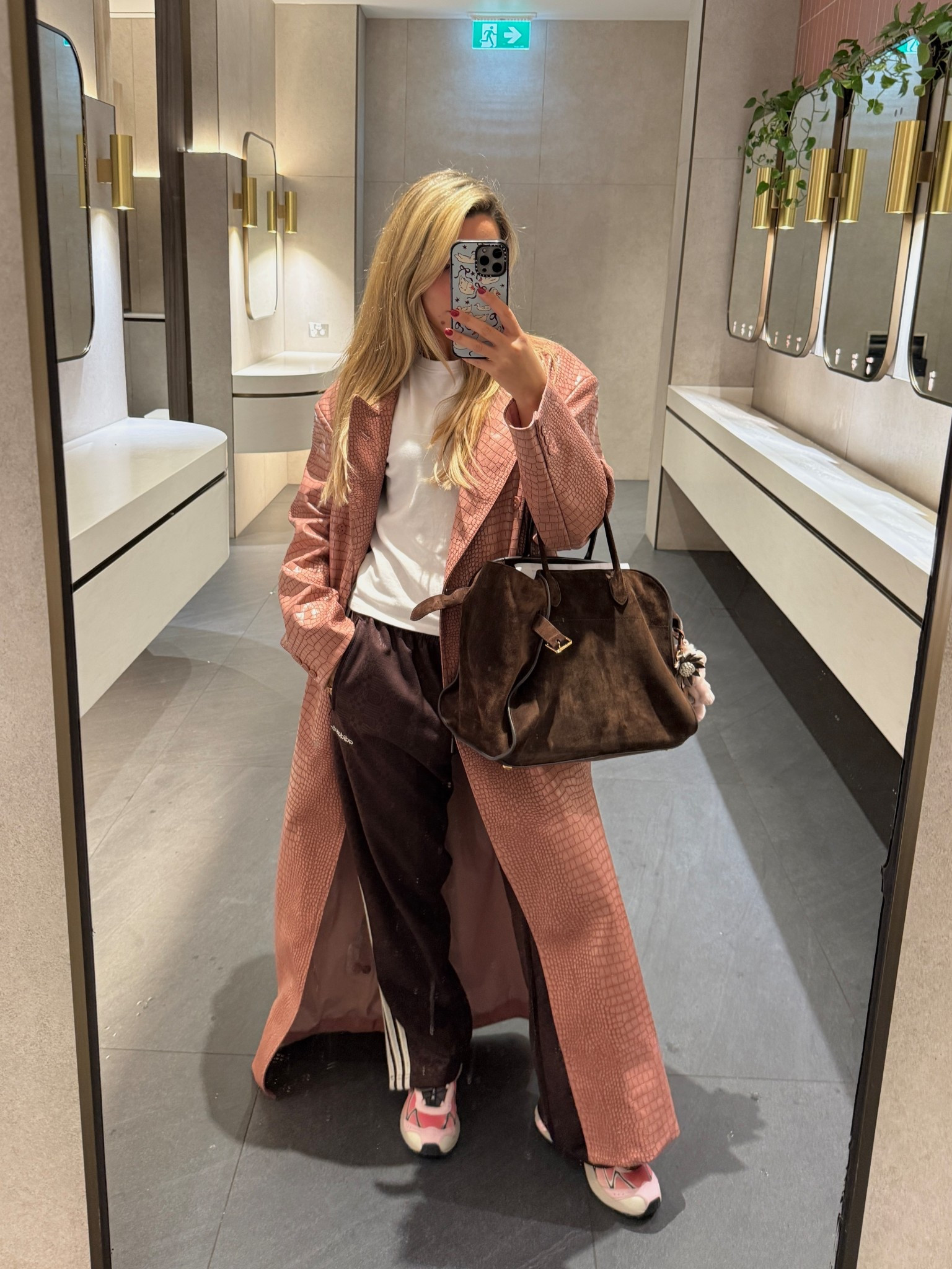 Airport outfit ft. The coolest pink trench! I am so excited for autumn winter outfits! 

#LTKautumn #LTKaustralia #LTKstyletip