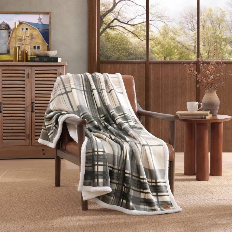 Mossy Oak Sherpa Throw Blanket, 50"x60", Plaid Grey/White/Brown | Walmart (US)