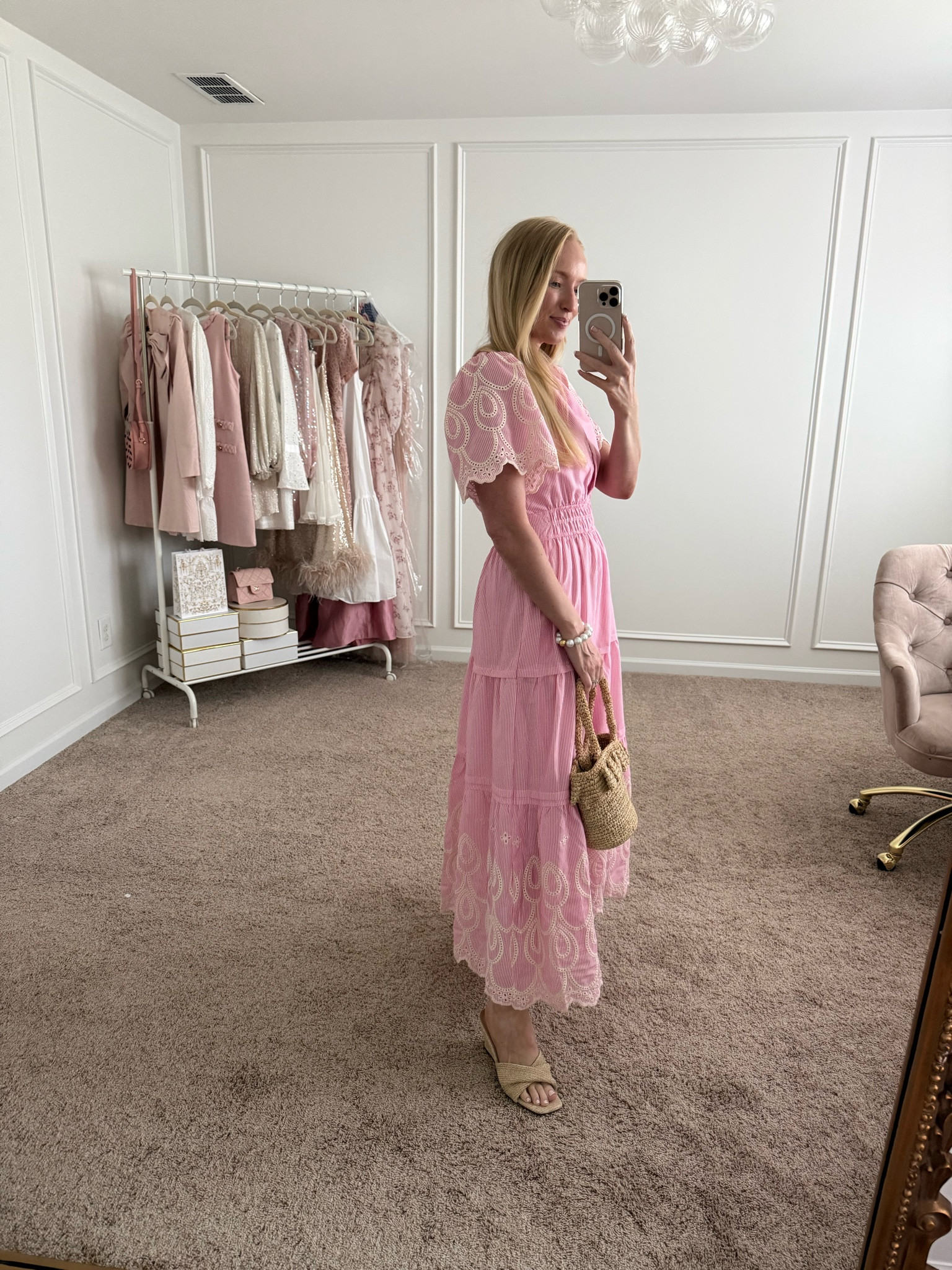 Can’t believe this dress is 50% off!!! I’m obsessed. Wearing a size small and it’s nursing friendly. I’m 5’5’’ for height reference and it’s the perfect maxi length! Snag it before it’s gone

#LTKootd #LTKSaleAlert #LTKSeasonal
