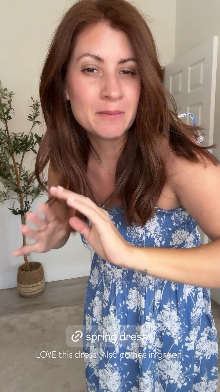 LOVE this dress! Also comes in green!