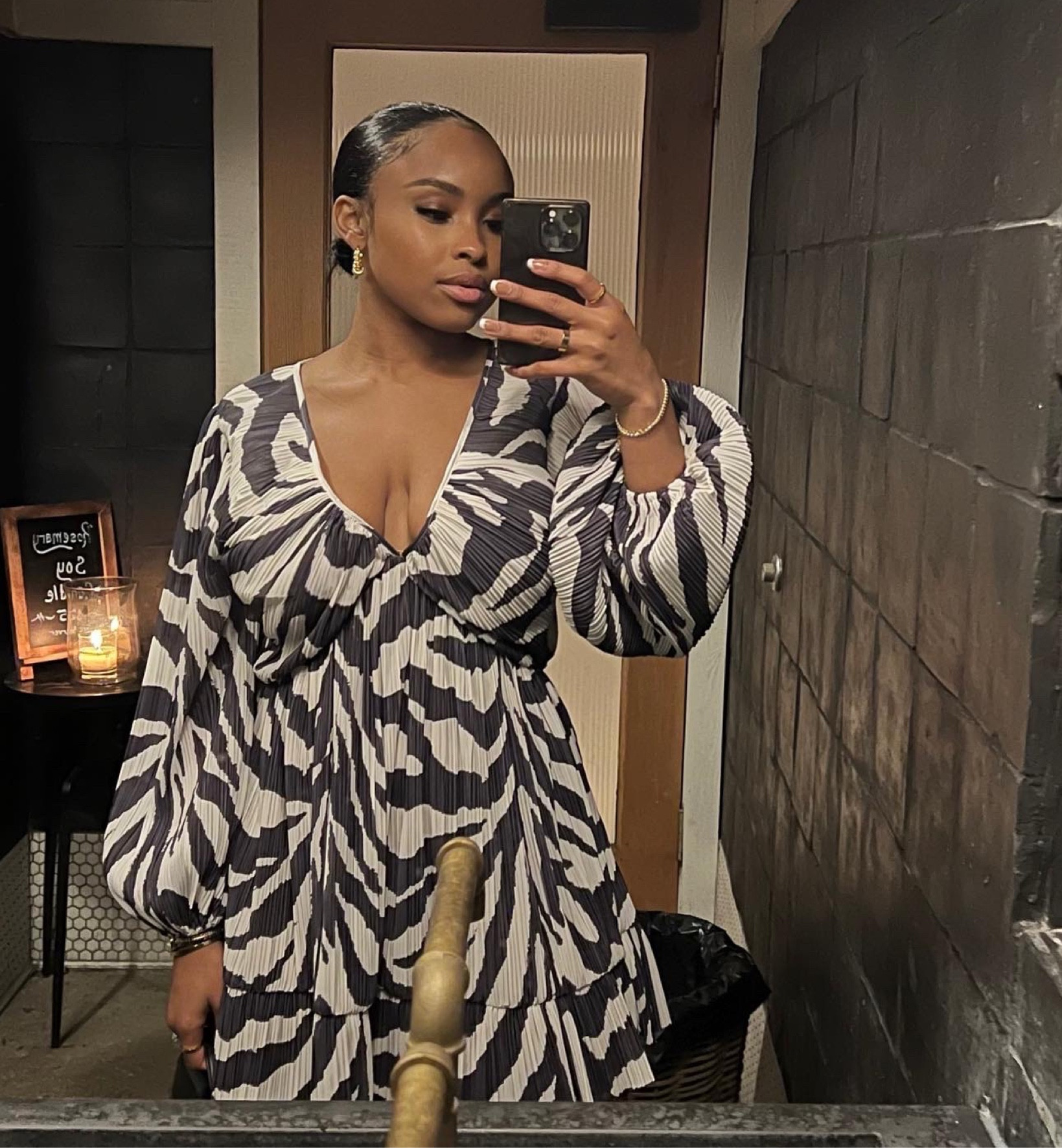 Easing into fall fashion with this beautiful long Sleeve Zebra Print dress🖤

#LTKstyletip #LTKSeasonal #LTKbeauty