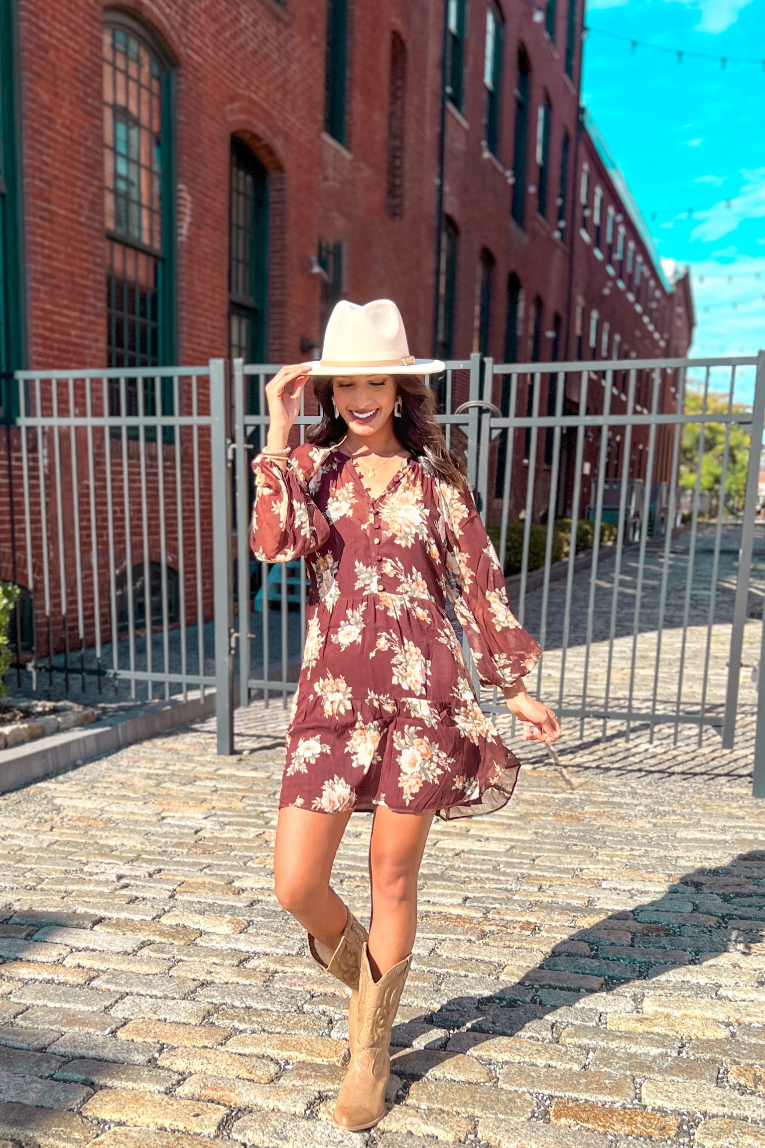 ✨Friday FAVES✨#abercrombie #cowboyboots #boots #westernwear #fallfashion #falloutfit

#LTKfit #LTKSeasonal #LTKshoecrush