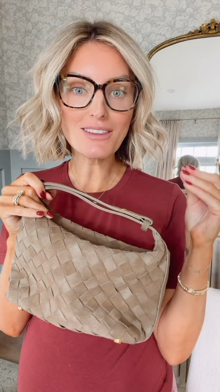 So excited to use this suede purse! It’s a great size for a date night or going out with friends! Such a good Amazon find! 

Loverly Grey, Amazon find, suede bag, neutral bag, suede purse, neutral purse 

#LTKSeasonal