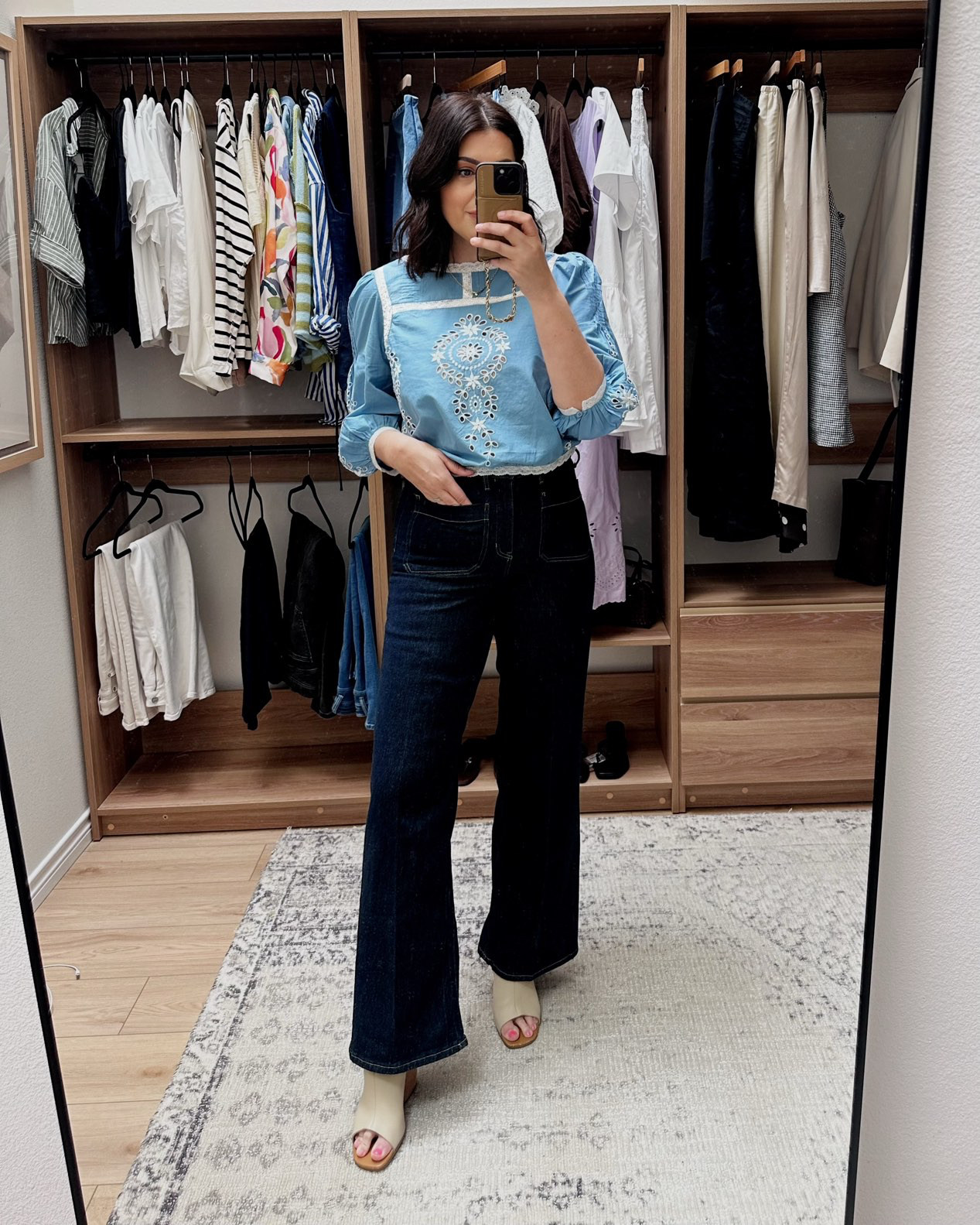 This top is gorgeous – it’s a soft, lightweight cotton. It is on the shorter side, so wearing it with these high waist jeans is a must. Or a high waist skirt would work too. 

I’m in the 10, fit is perfect for me! It is more fitted / shorter. 

I'm in the M of the jeans.  

 