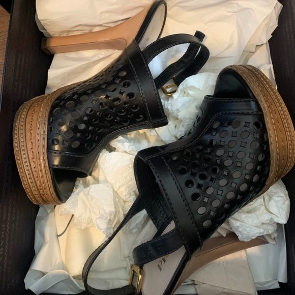 Prada Leather Sandals Black 37/7 | Poshmark