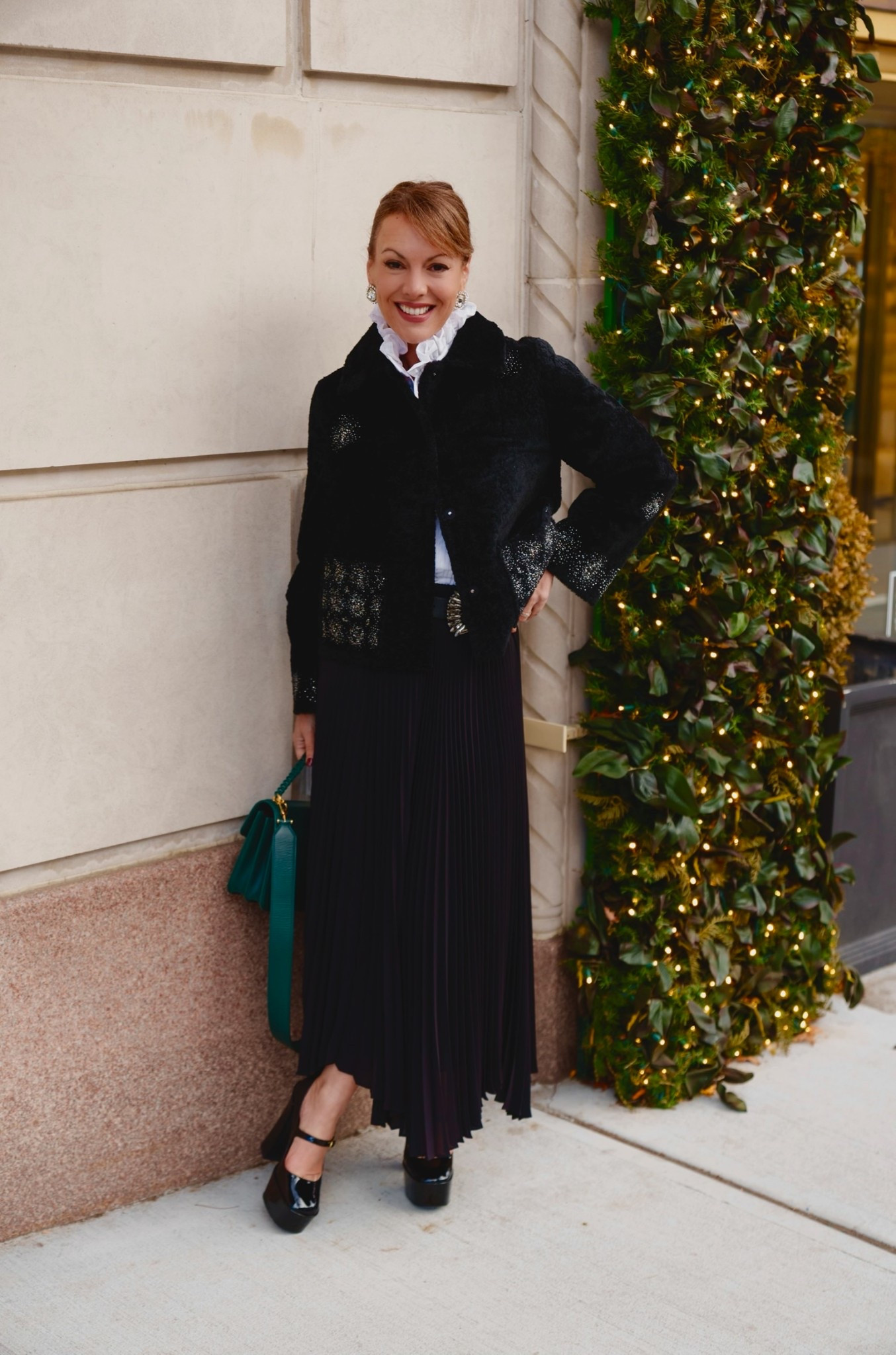 Holiday Outfit Inspo🤍

Style tips - Trendy fashion - Faux fur coat - Black skirt - Holiday looks 

#LTKHoliday #LTKSeasonal #LTKootd