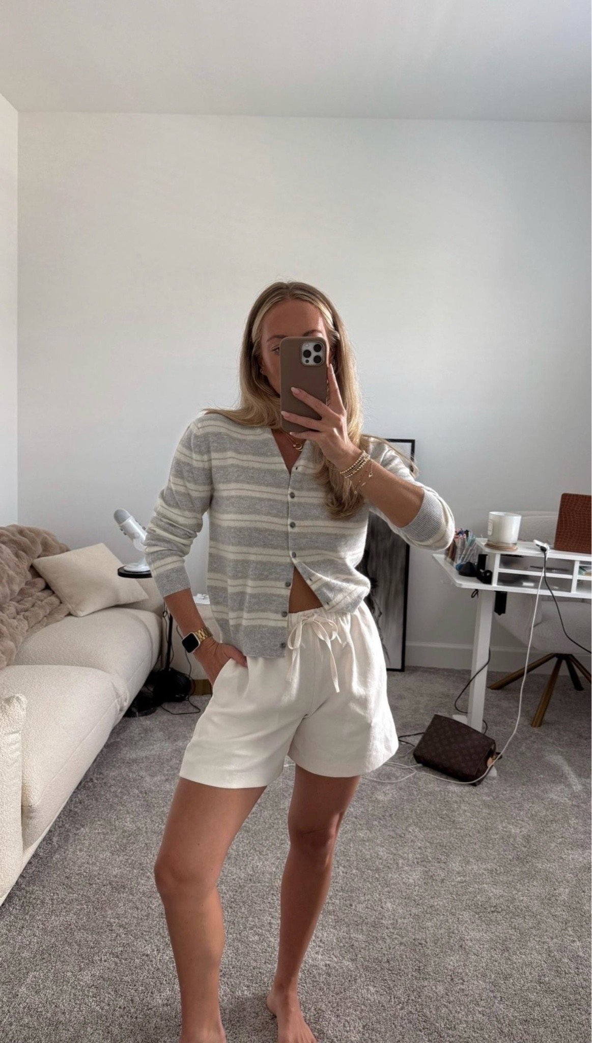 Just finished my @Aritzia  try-on haul and this is the cutie
OOTD I picked out for today! Grabbed one of their Bare Cashmere cardigans because it's lighter for spring/ summer. Pairing it with the Lodge Short.

Aritzia outfits, Aritzia lodge, lodge shirts, Aritzia cashmere, spring outfit

#LTKgrwm #LTKootd #LTKSeasonal