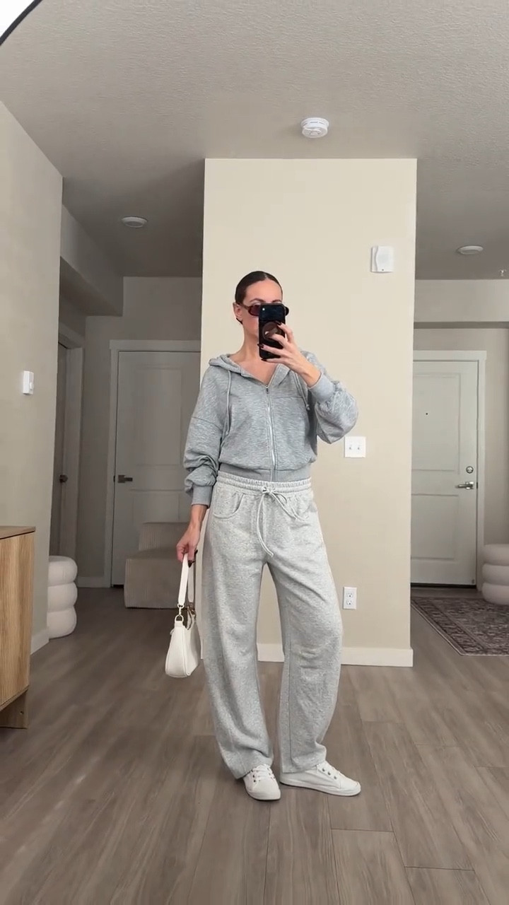 lightweight comfy barrel sweatpants.  so so good!!

#sweatpants #greysweatpants #zipperedhoodie 

#LTKFindsUnder50 #LTKSaleAlert #LTKootd