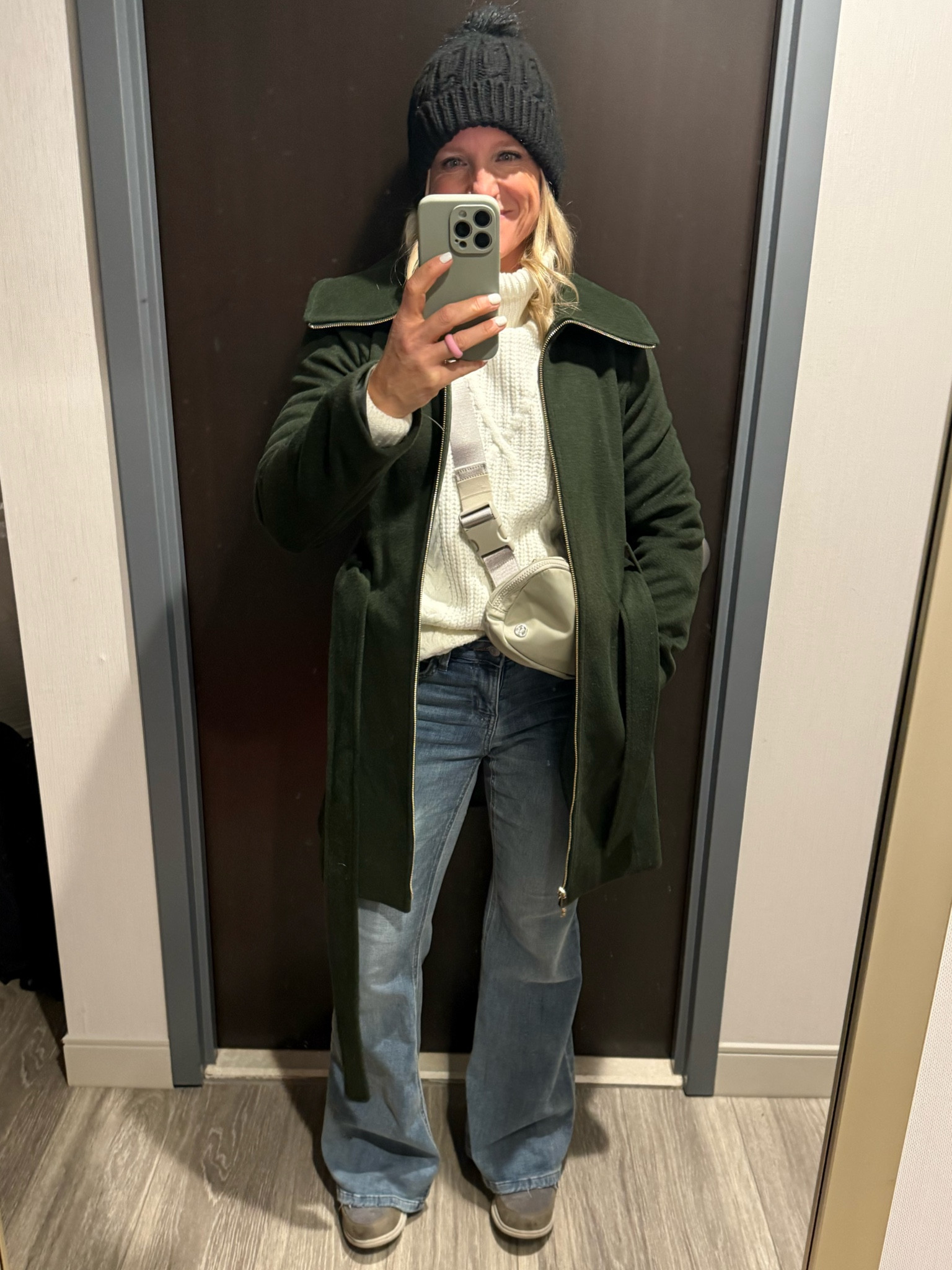 The best flare jeans ever 

#LTKTravel #LTKOver40 #LTKFindsUnder50