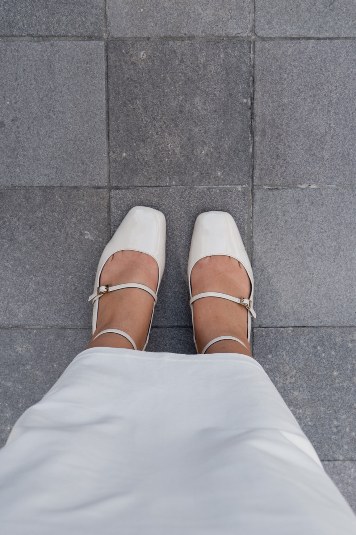 Um vício que me deixa chique e não machuca o pé: Mary Jane Shoes ✨ vou deixar minhas indicações favoritas aqui já que esse da foto comprei em 2023 na Zara e já esgotou 🥲

(Massss, felizmente esse estilo de sapato entrou muito em alta então várias lojas arrasaram nos designs ✨)

#LTKbrasil #LTKstyletip