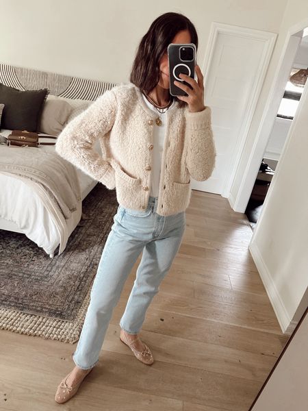 Today’s casual outfit 
Jeans are tts and stretch with wear- I’m wearing my true size but if you’re between sizes I would size up 
Cardigan is on sale at one retailer - I’m wearing an Xs 
Spring outfit 

#LTKover40