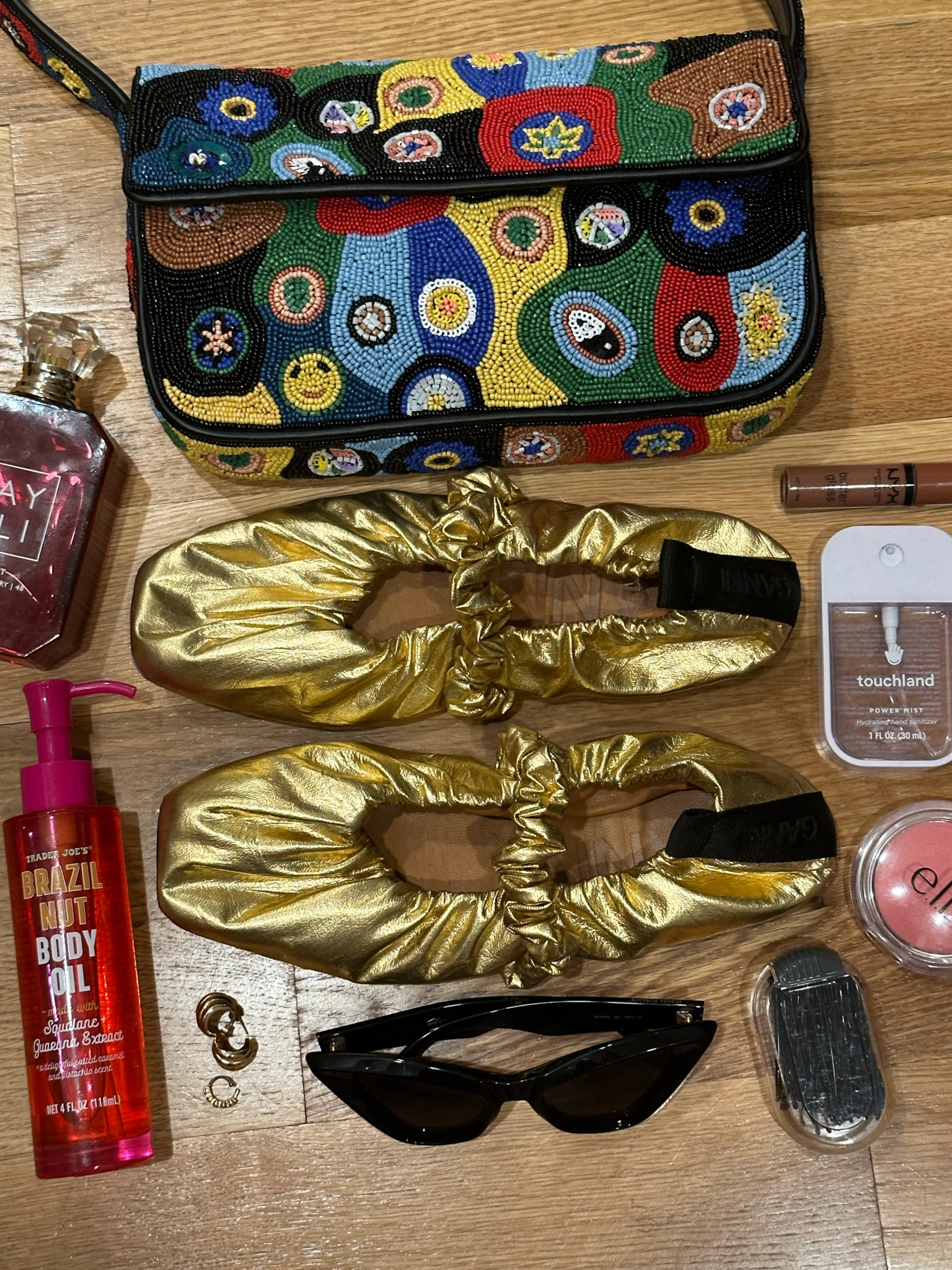 Girls day essentials #ladiesnight #girlsgirl

#LTKbeauty #LTKGiftGuide #LTKitbag