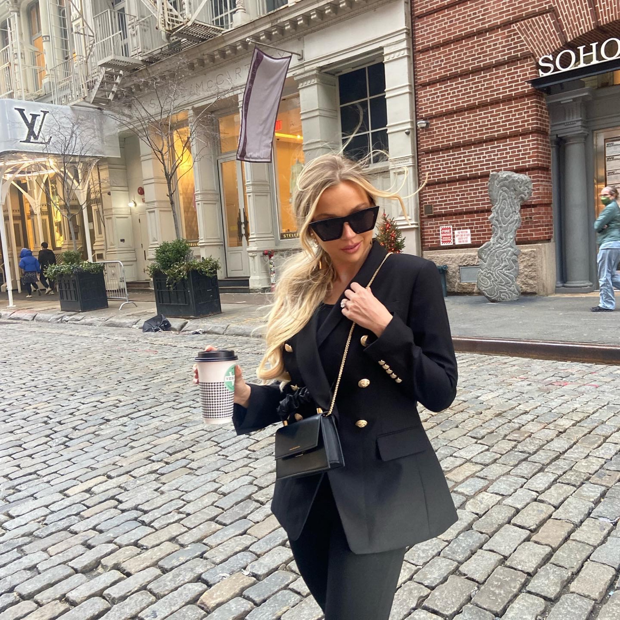 Chic balmain blazer look 