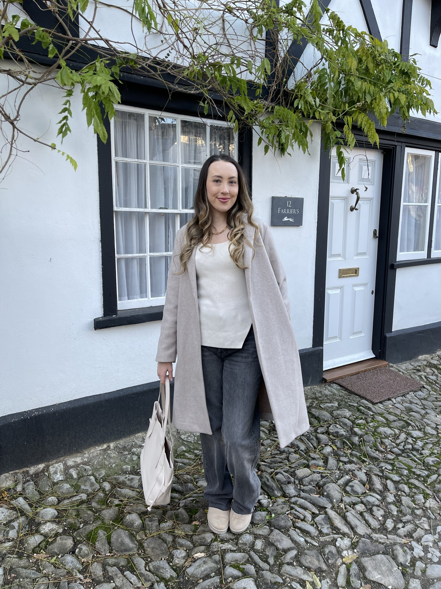 Neutral coffee date outfit 🫶🏼☕️ 

#LTKfindsunder100 #LTKeurope #LTKSeasonal