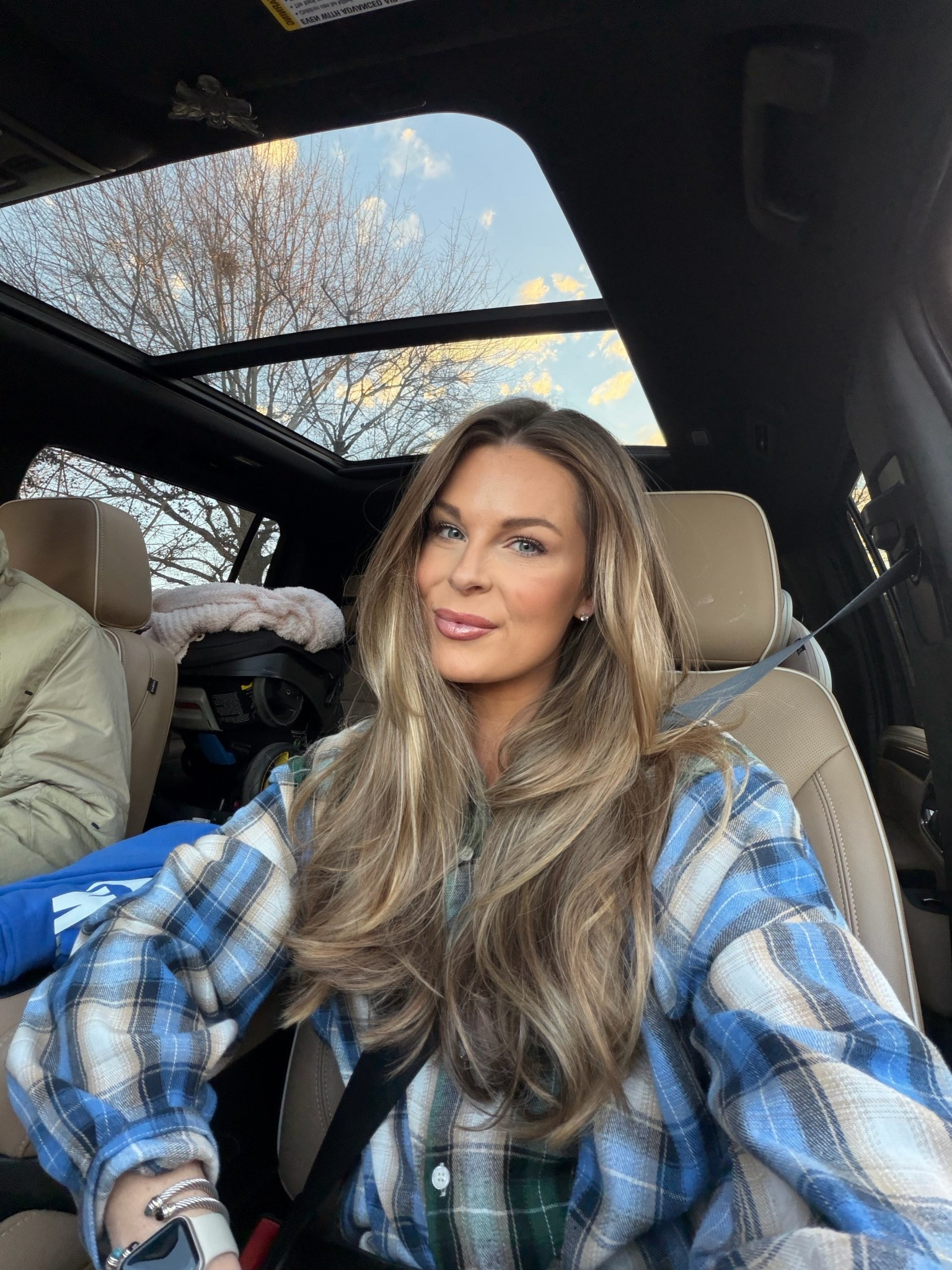 Top is 30% off w code LAURA30 👏🏼🩵 

#LTKFindsUnder50 #LTKootd #LTKmomlife