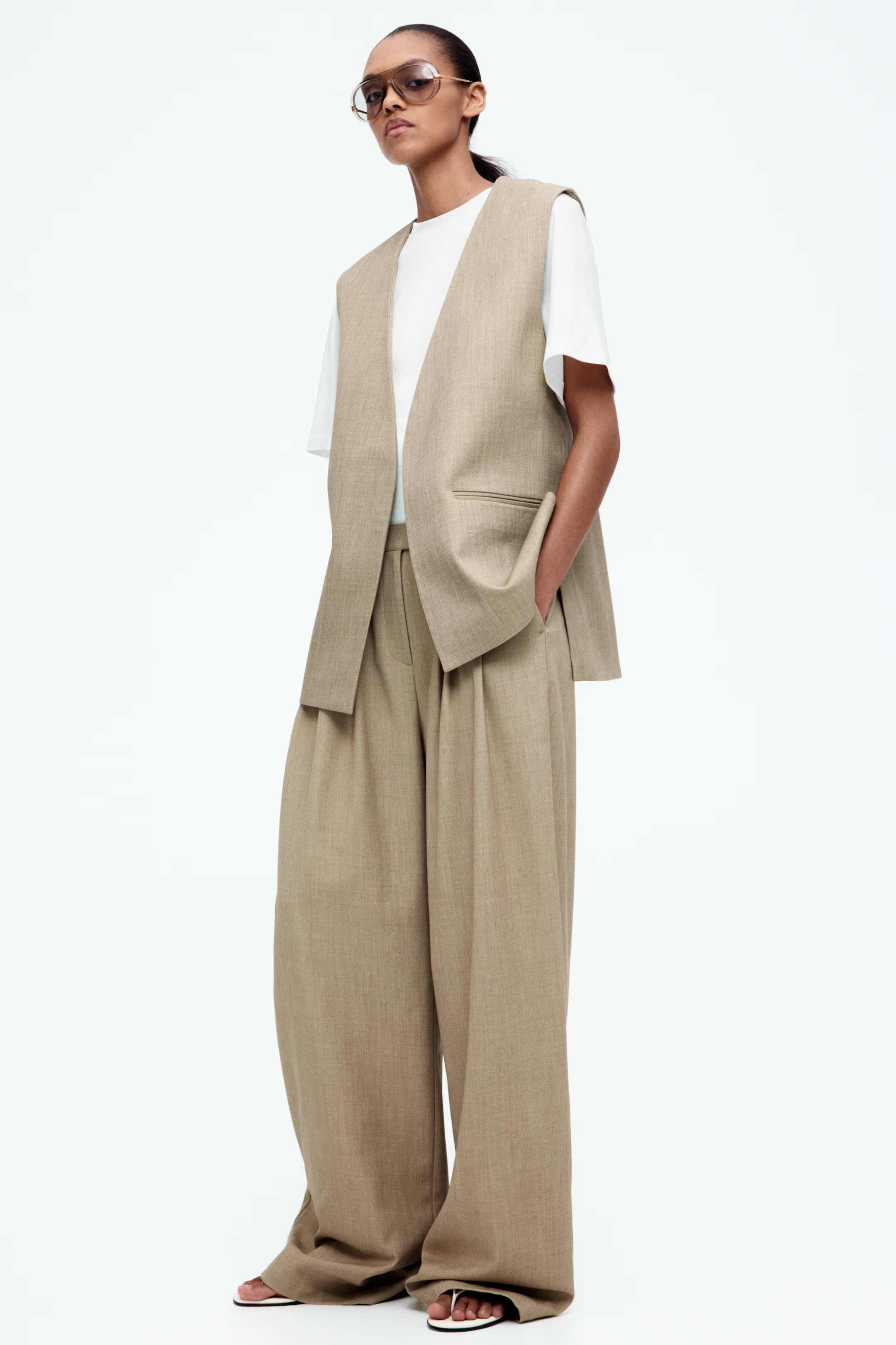 Pleat-front trousers | H&M (UK, MY, IN, SG, PH, TW, HK)