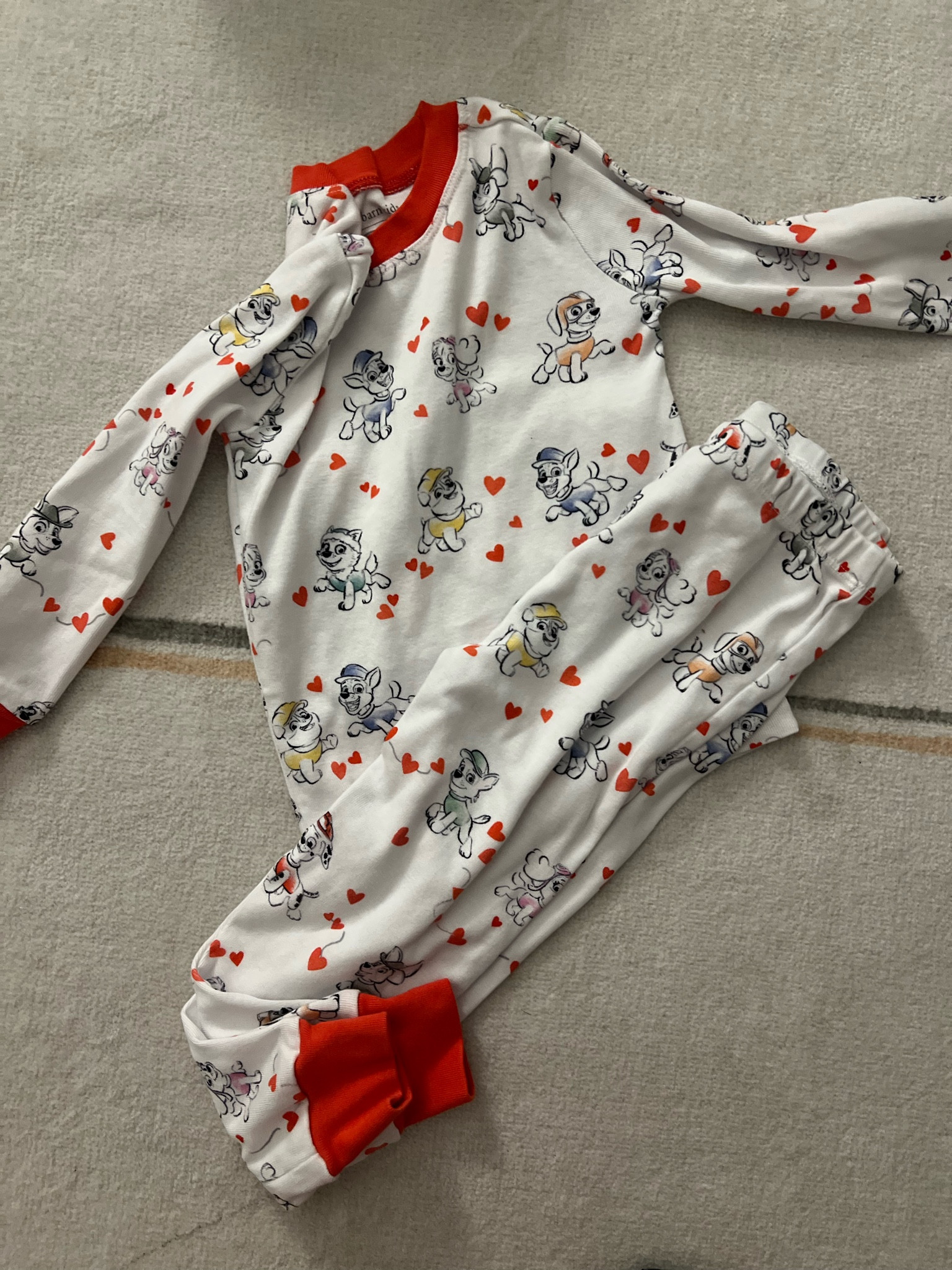 Valentine’s Day pajamas for your toddler or kid! These pajamas are great for a little boy and aren’t overly girly!
Valentine’s Day, toddler pajamas, kids pajamas, Valentine’s Day pajamas 

#LTKKids #LTKFindsUnder50