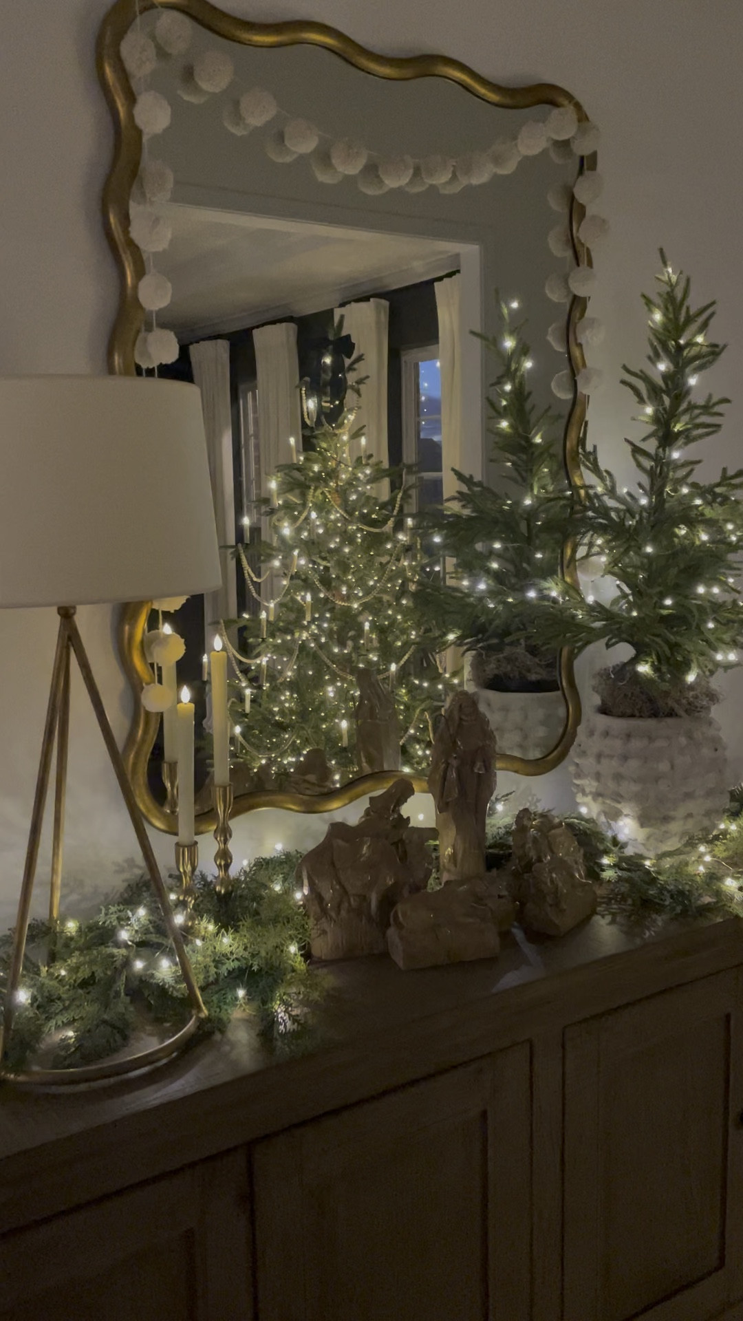 Entryway and library…Christmas tree candles….

#LTKVideo #LTKHome #LTKHoliday