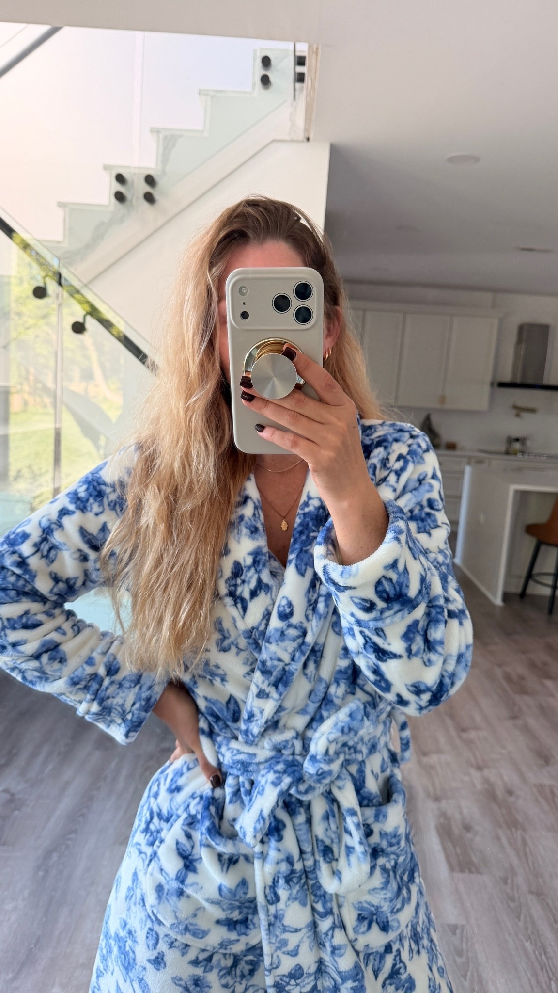 Obsessed with my new Walmart robe!! The blue and white china print pattern is so cute and the whole thing is super cozy!! 

Plush robe, fall robe, fall pajamas, Walmart , fall outfit, cozy clothes, cozy outfit, pajama set

#LTKgrwm #LTKmomlife #LTKmorningroutine