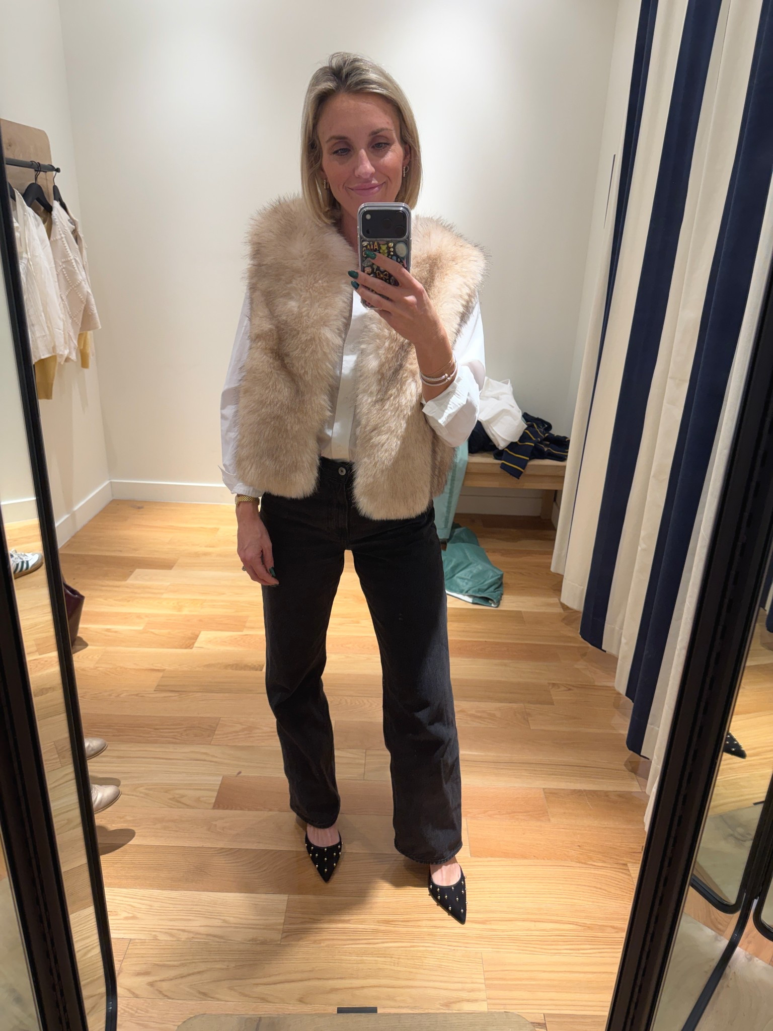 This faux-fur vest is a MUST and perfect for layering.

#LTKSeasonal #LTKSaleAlert #LTKootd