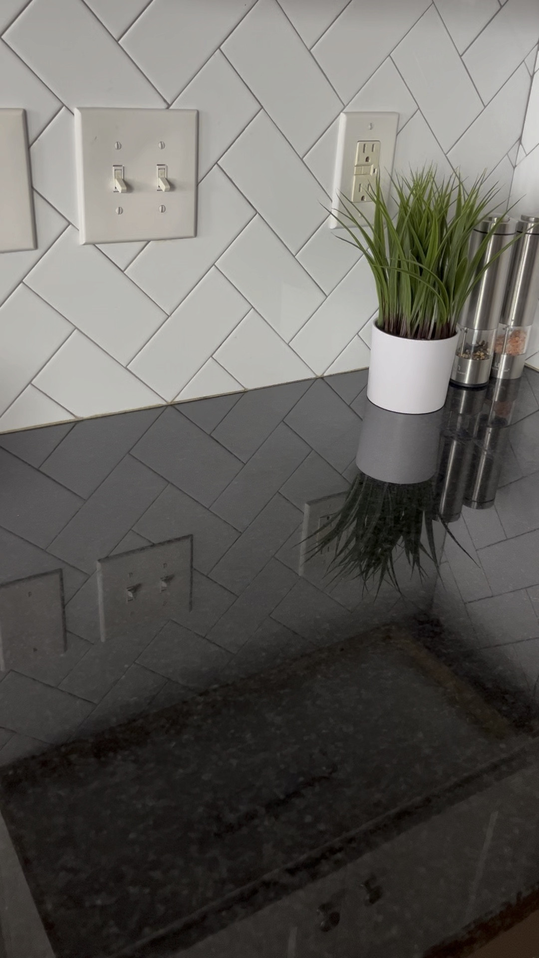 Still obsessed with these glass containers to make our homemade lunchables. I wish daycares and schools would allow more glass options but I understand the risks! 

#LTKBump #LTKKids #LTKFamily