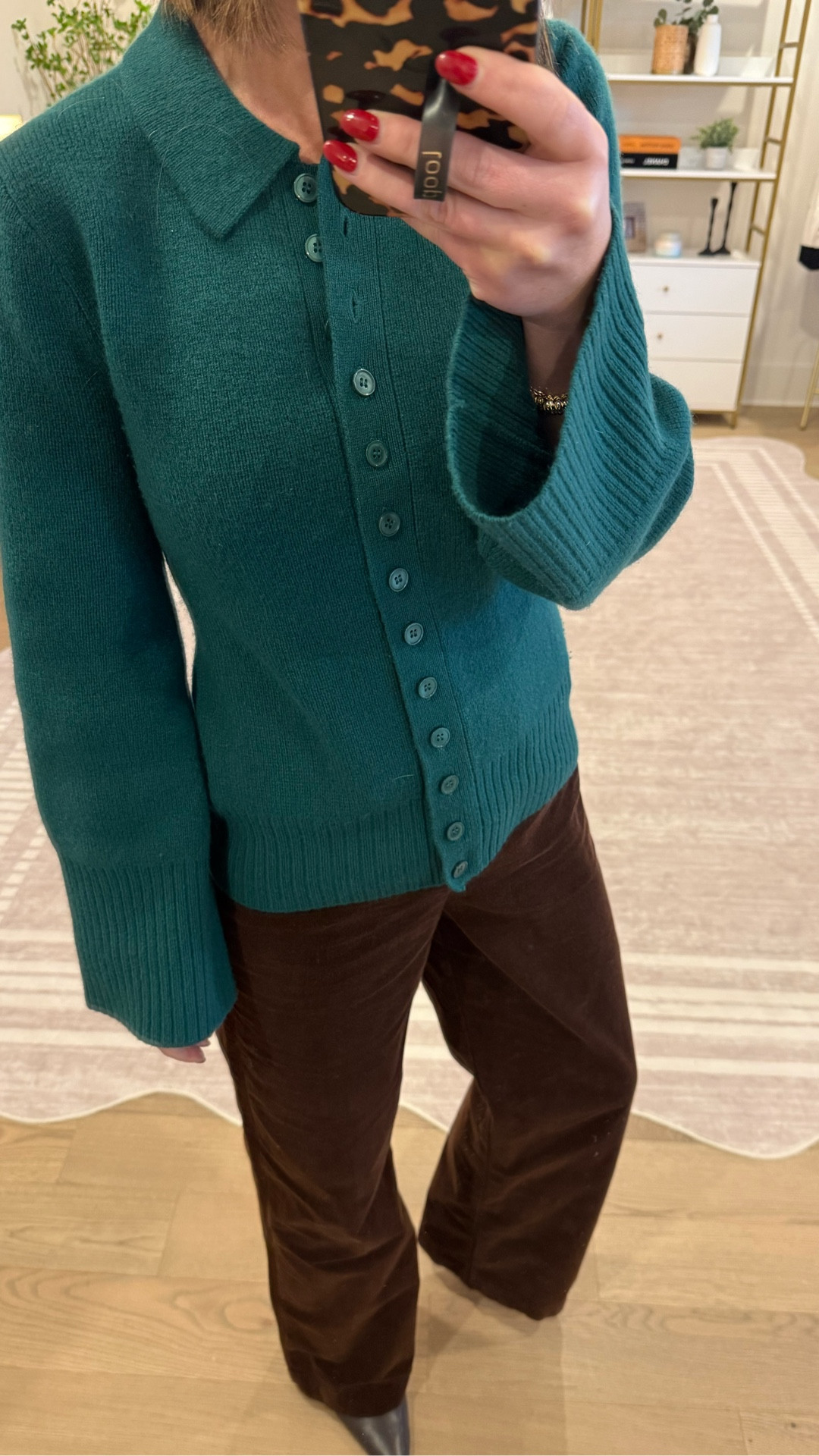 My sweater and jeans are both an extra 50% off right now! Wearing a 25 in jeans and xs in sweater 

#LTKOver40 #LTKFindsUnder100 #LTKSaleAlert