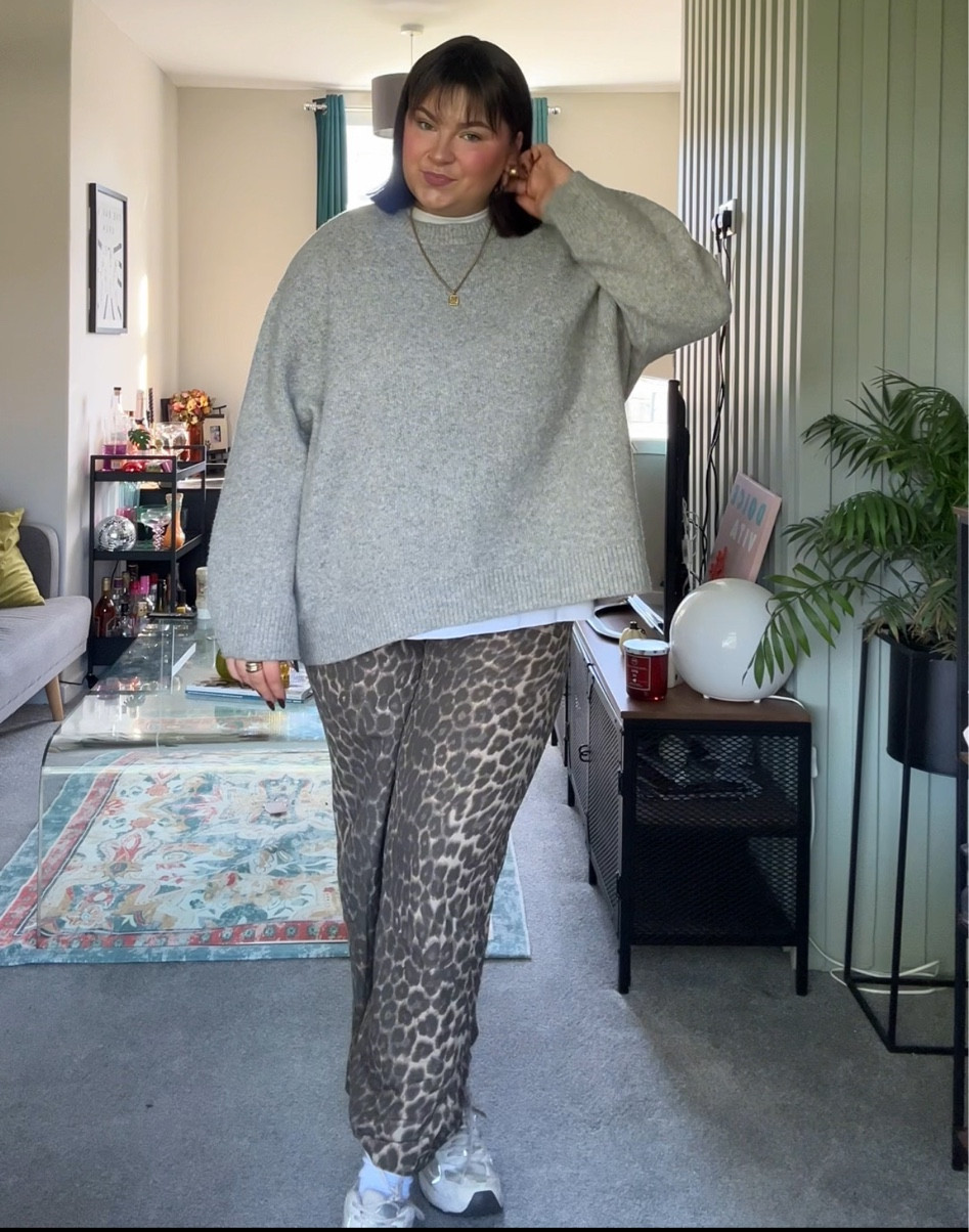 Jumper is primark! 🩷