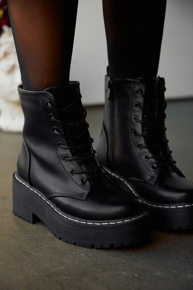 Miss Lola | Remi Lace Up Combat Boots Black | MISS LOLA