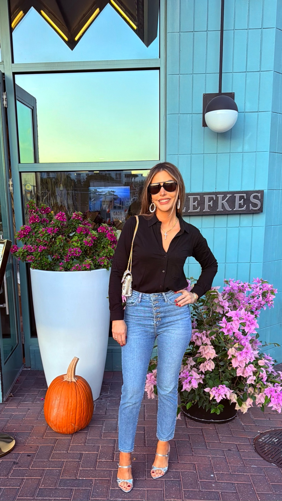 Dinner & date night! Capsule wardrobe have forever the PERFECT button down. Soft and well made. True to size. I was in small 

#LTKParties #LTKTravel #LTKStyleTip