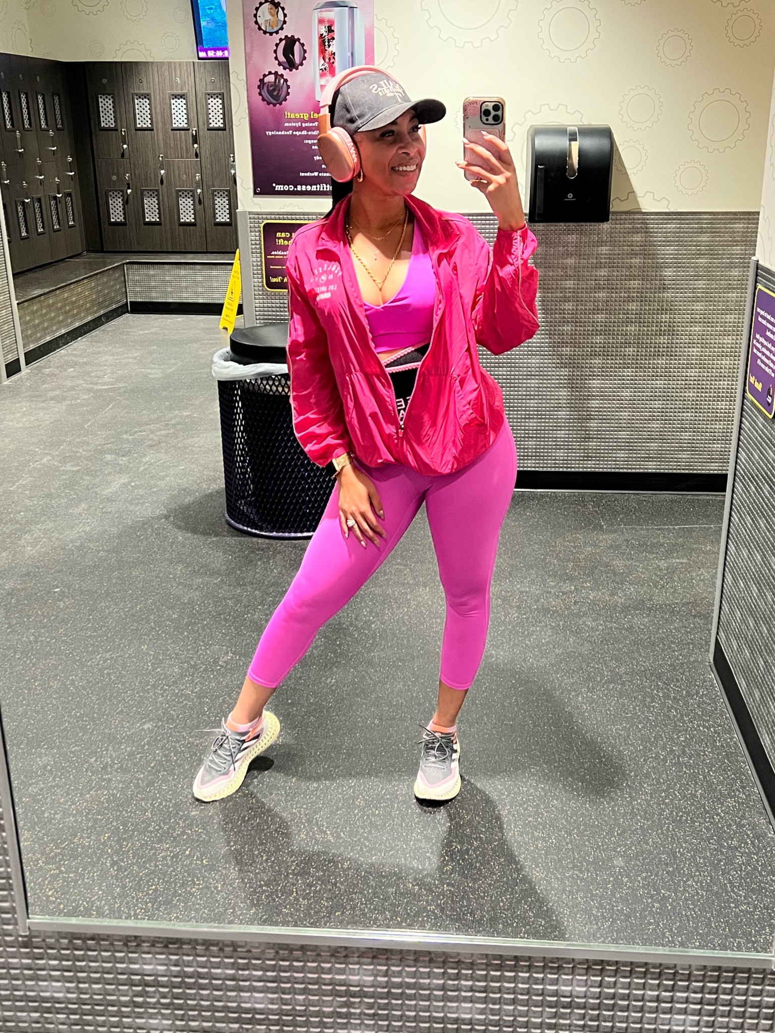 Friday morning! Moved my body only went to the gym 2/3 times this week but that’s better than none. I’ll make up for that third day, on my morning workout tomorrow in my basement before work💖

#LTKActive #LTKBeauty #LTKFitness