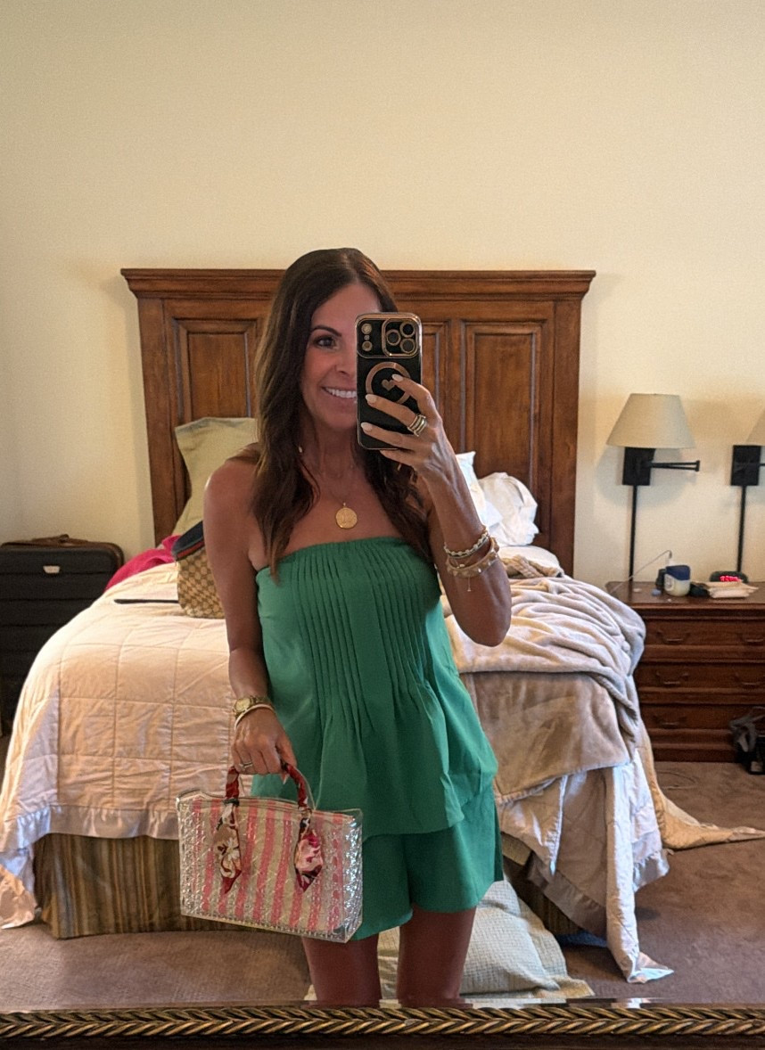 This shorts set is under $20! Comes in other colors 

Shorts set