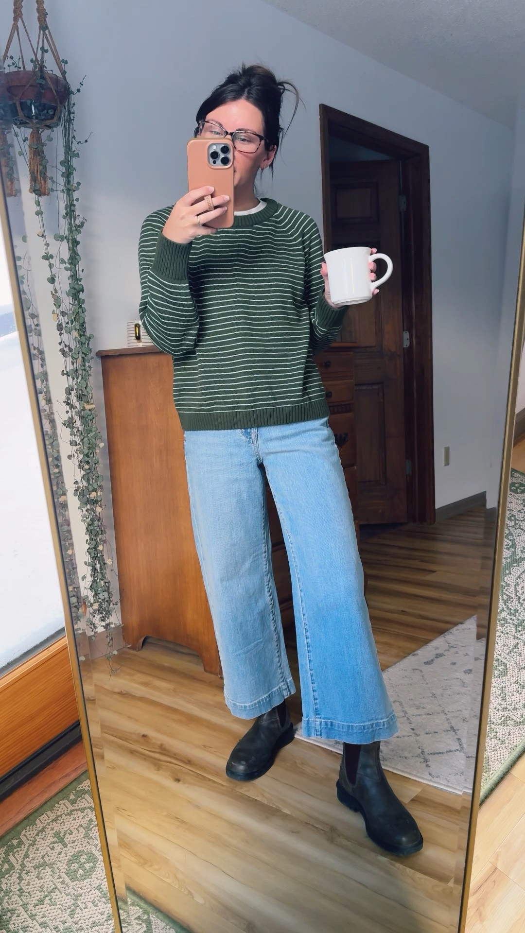 Small in my tee, xs petite in my sweater (100% cotton!) and 24 in my jeans! My blundstone boots are size 6. 

#LTKootd #LTKPetite #LTKdayinmylife