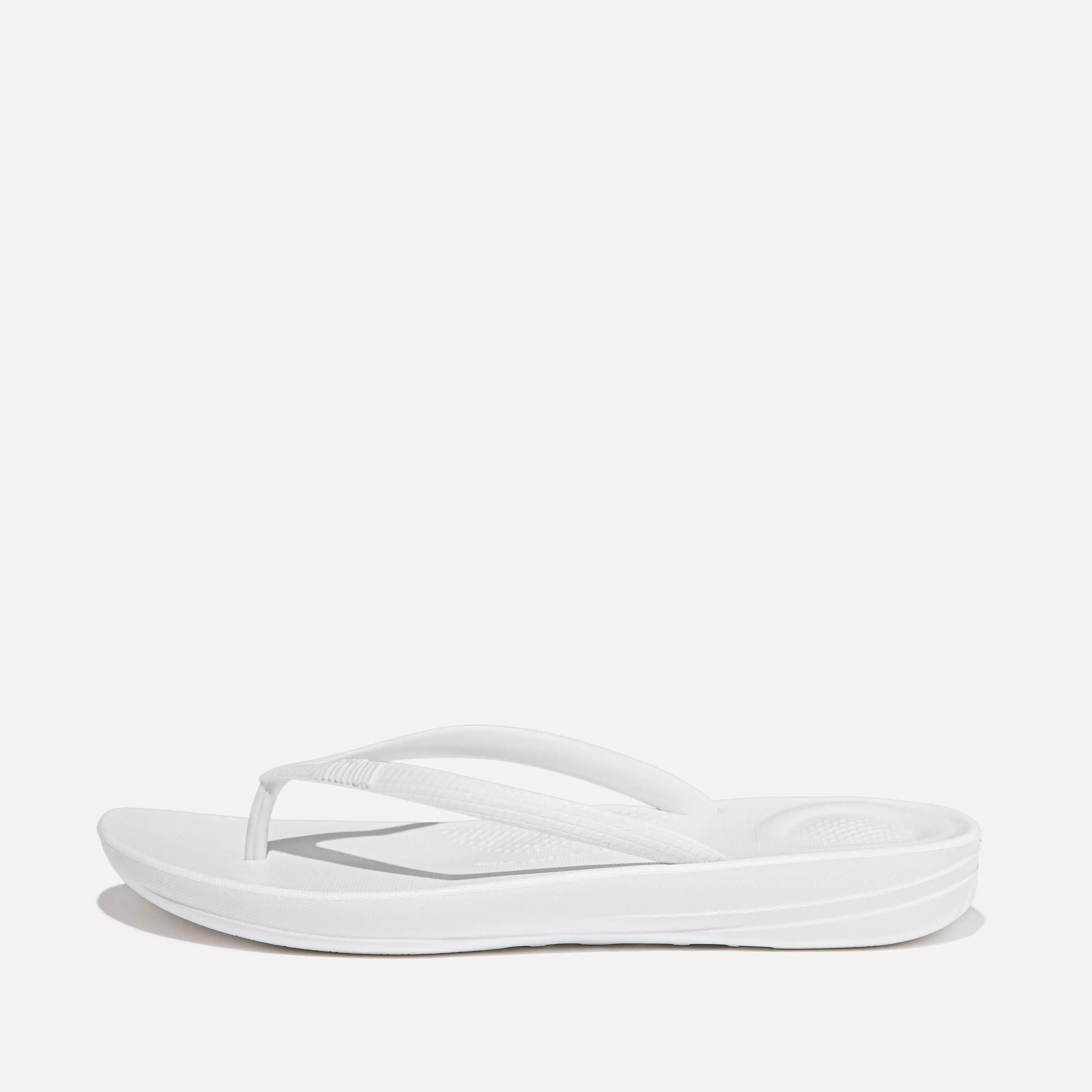 iQUSHION Ergonomic Flip-Flops | FitFlop (UK)